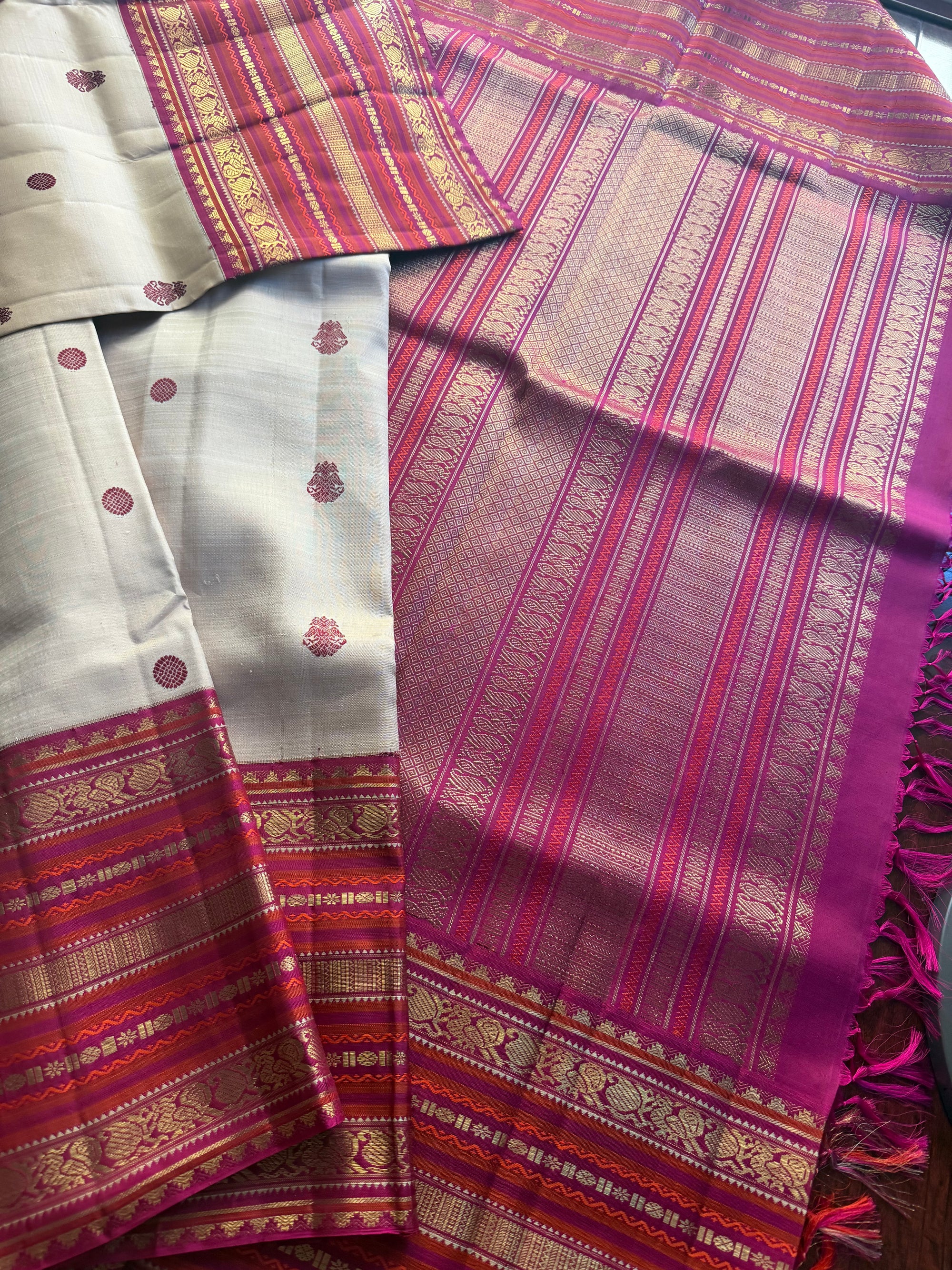 MYTHILI:  Korvai Kanjivaram