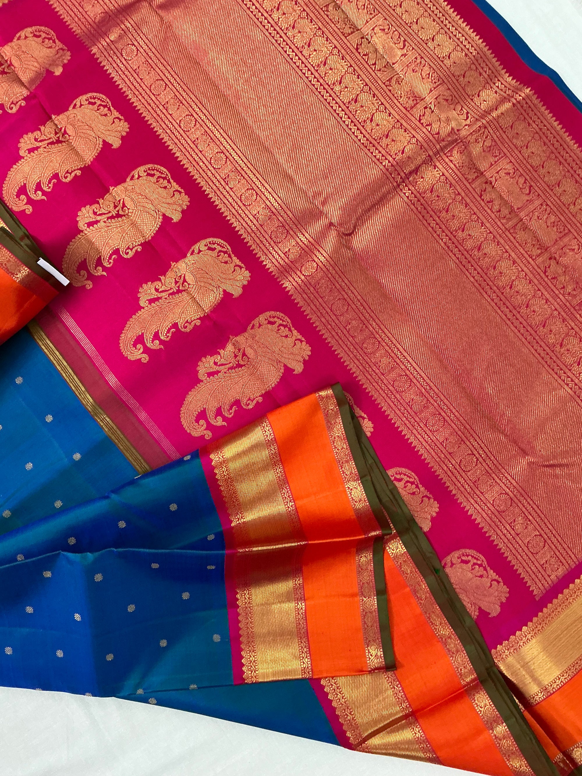 MYTHILI:  MAYILKAZHUTHU / Peacock Blue