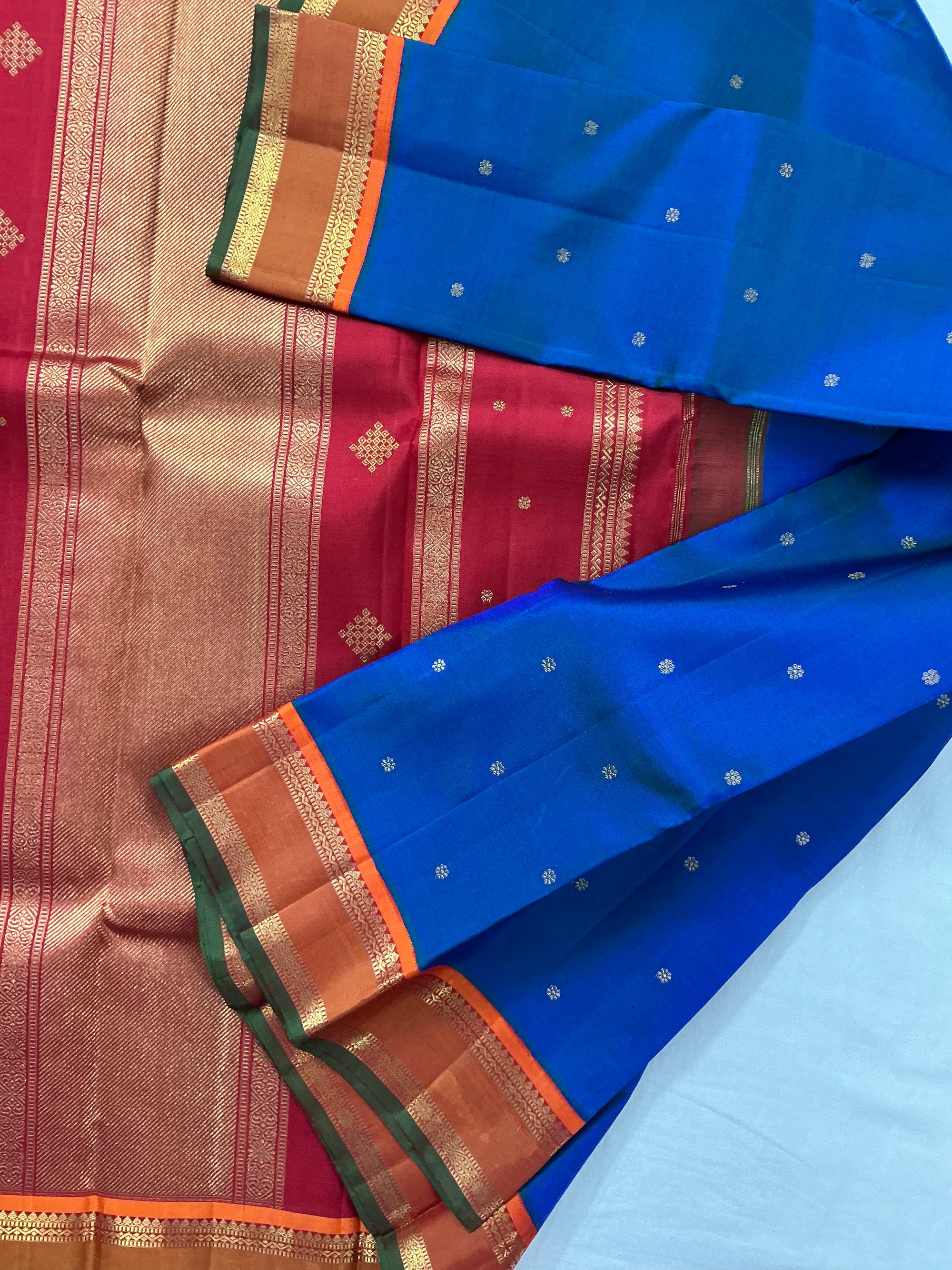 MAATHEY:  MAYILKAZHUTHU (Peacock Blue)