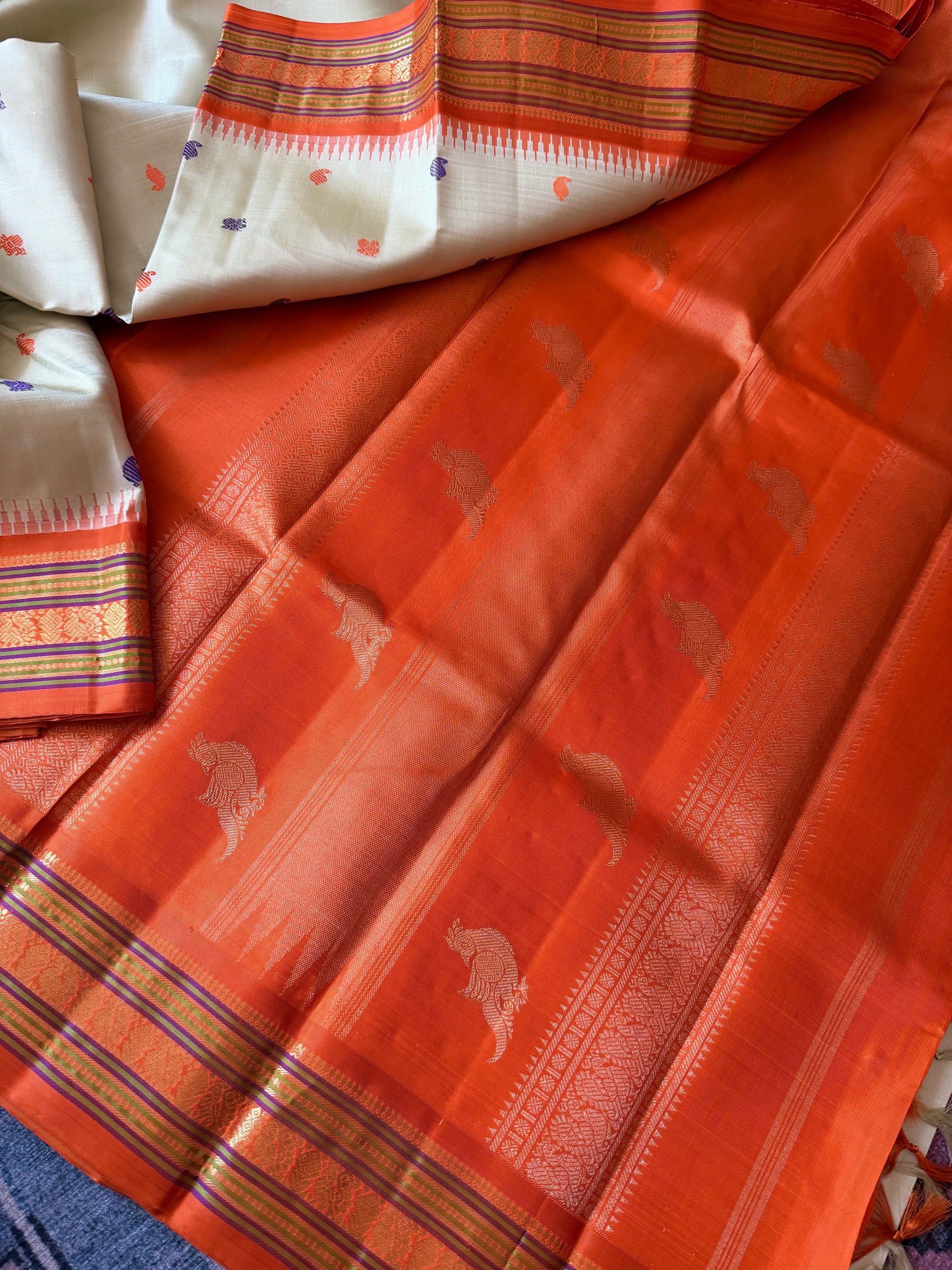 MAATHEY: SILKEN MOTIFS (Mint Green + Rust)