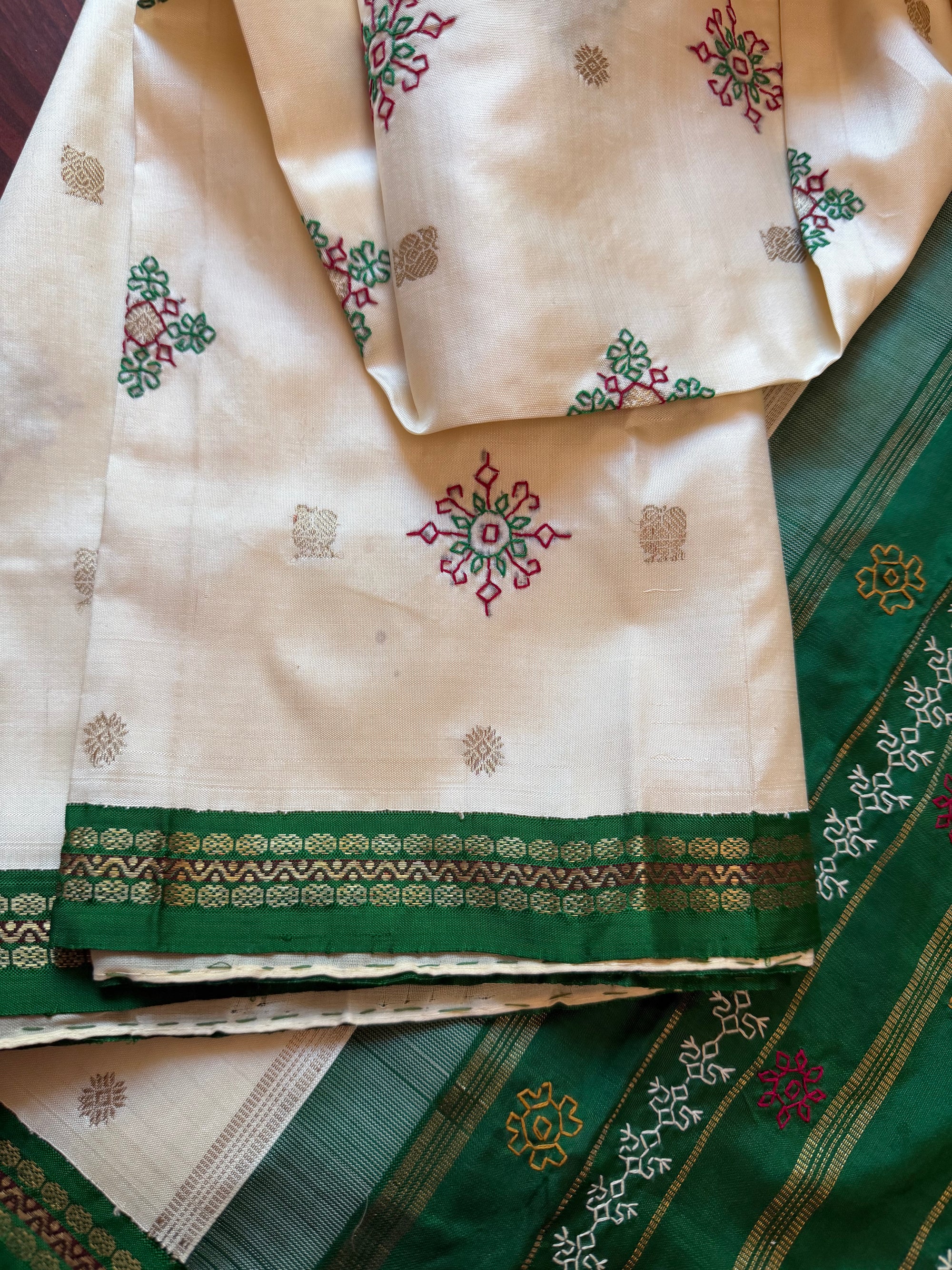 VRIKSHA: Kasuti on Kanjvaram