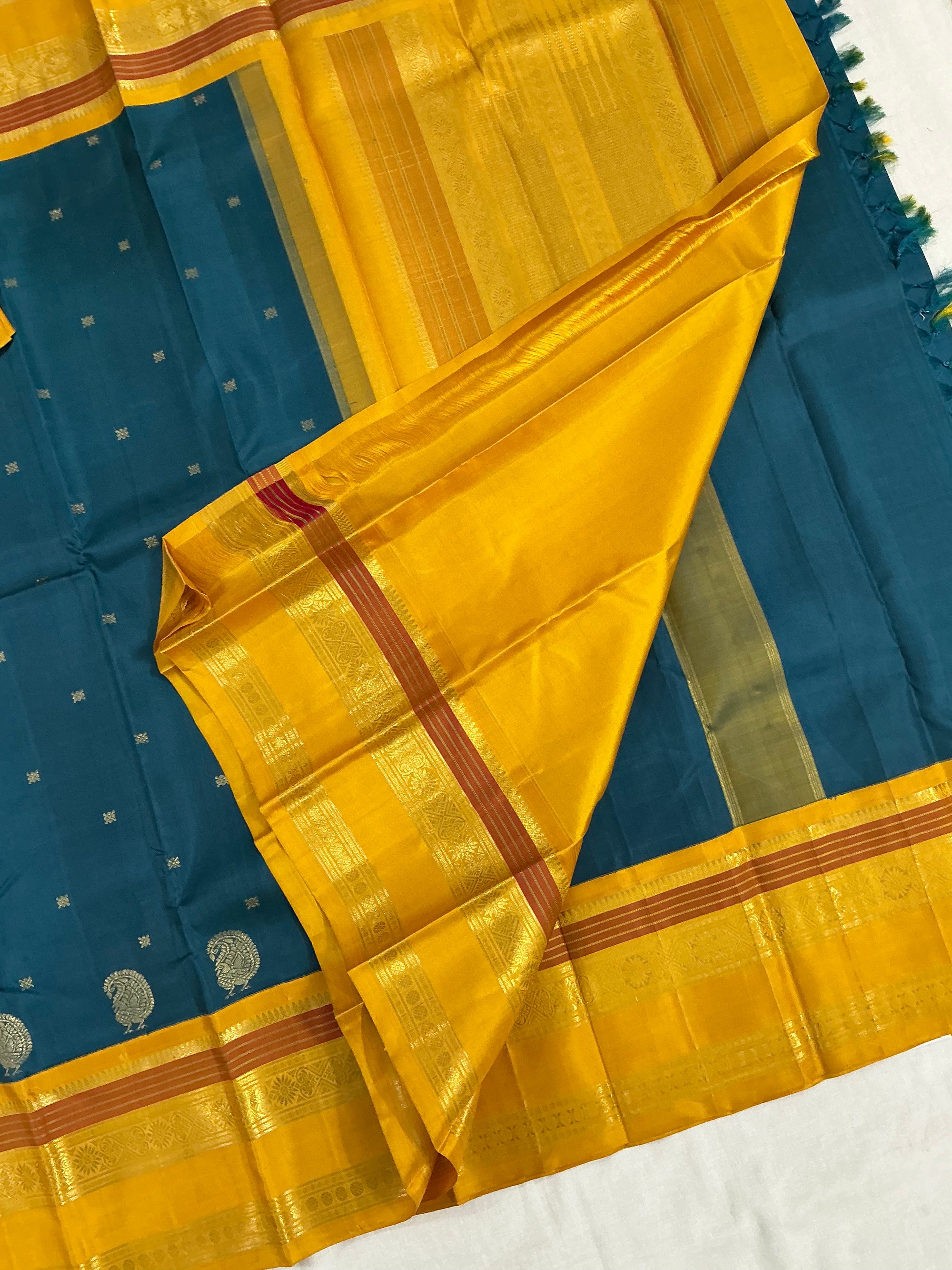 MYTHILI:  PETTU BUTTA KANJIVARAMS (SHOT BLUE GREEN)