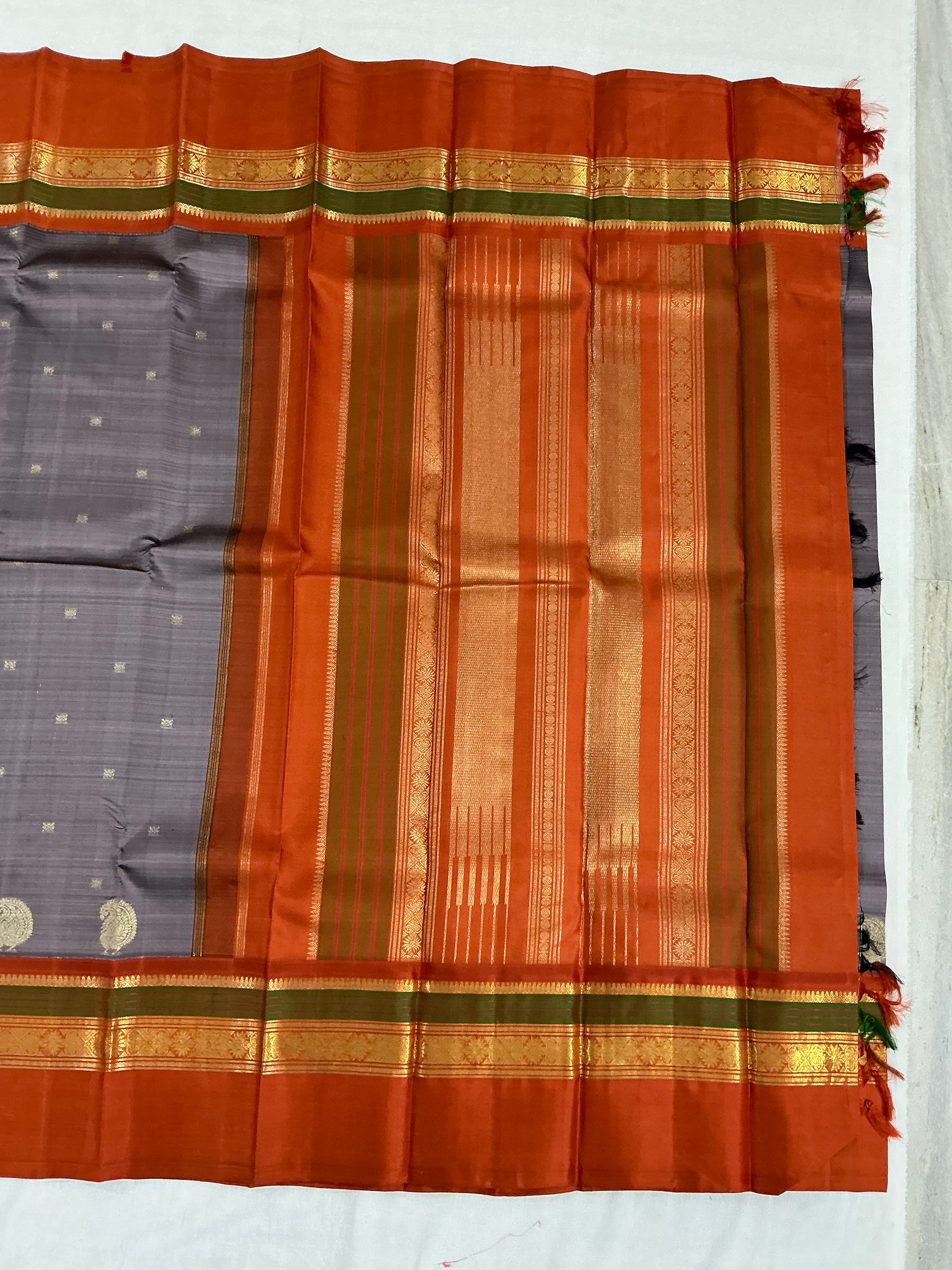 MYTHILI:  PETTU BUTTA KANJIVARAMS (METTALIC SMOKED LAVENDER)