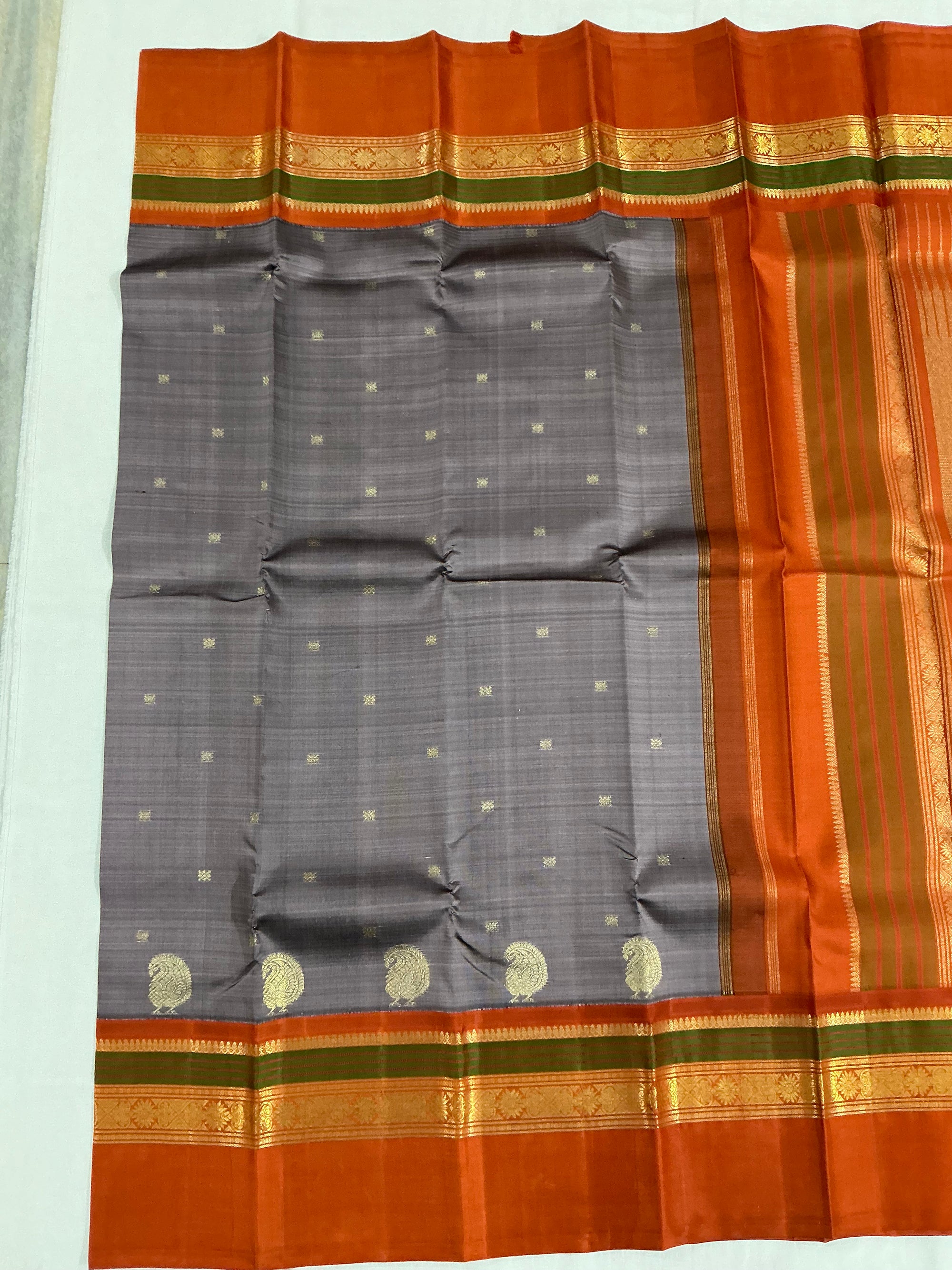 MYTHILI:  PETTU BUTTA KANJIVARAMS (METTALIC SMOKED LAVENDER)