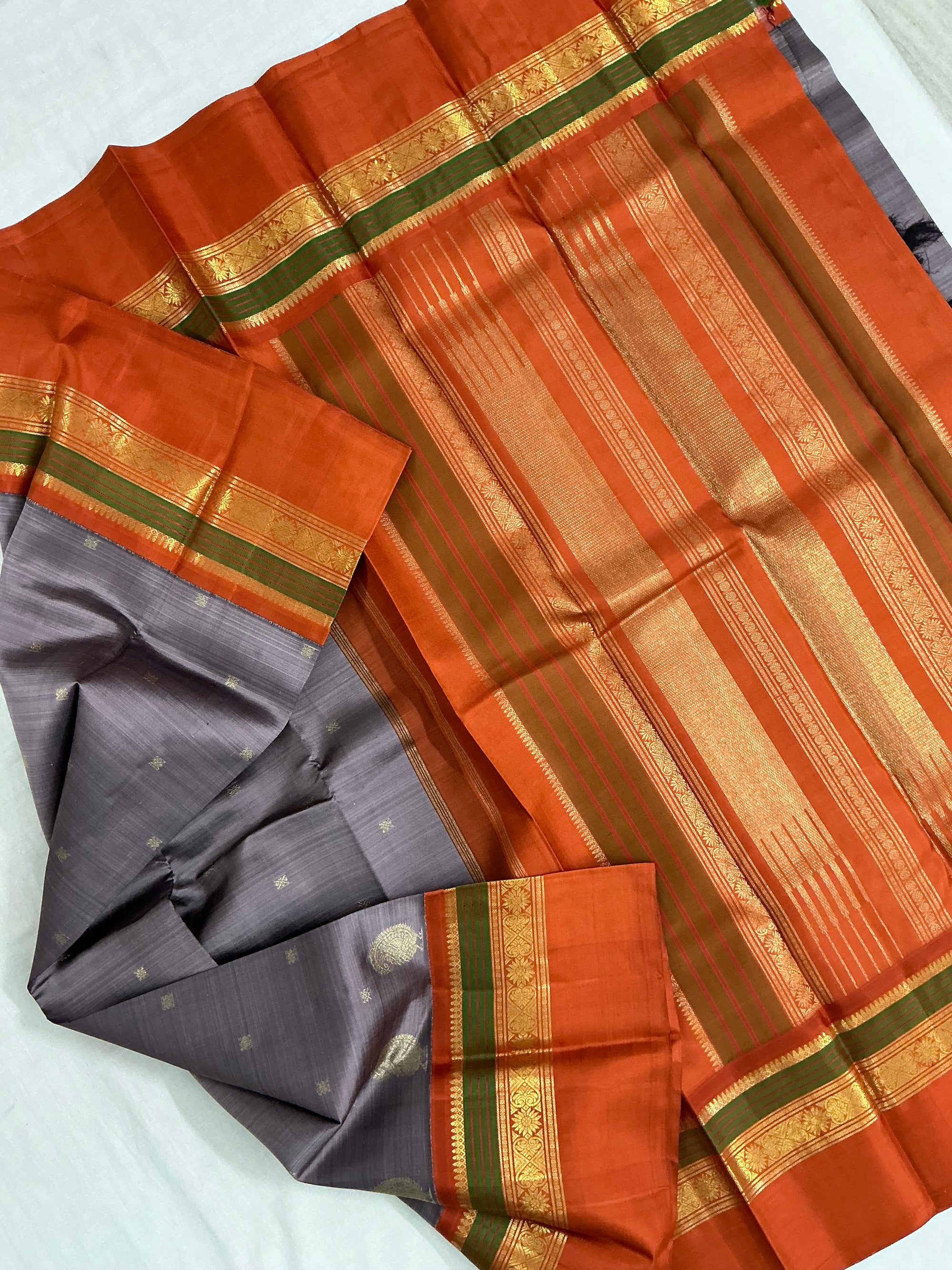 MYTHILI:  PETTU BUTTA KANJIVARAMS (METTALIC SMOKED LAVENDER)