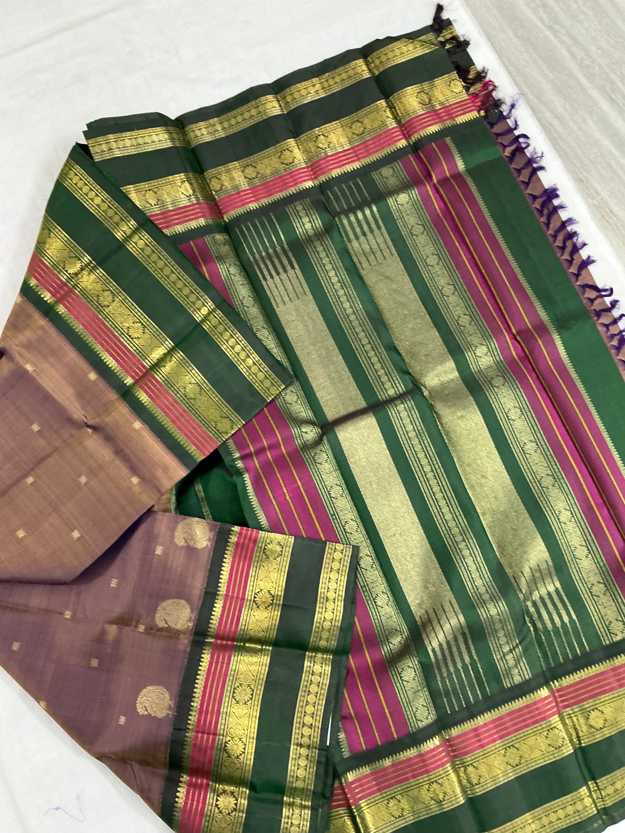 MYTHILI:  PETTU BUTTA KANJIVARAMS (CHIKOO/SAPOTTA)