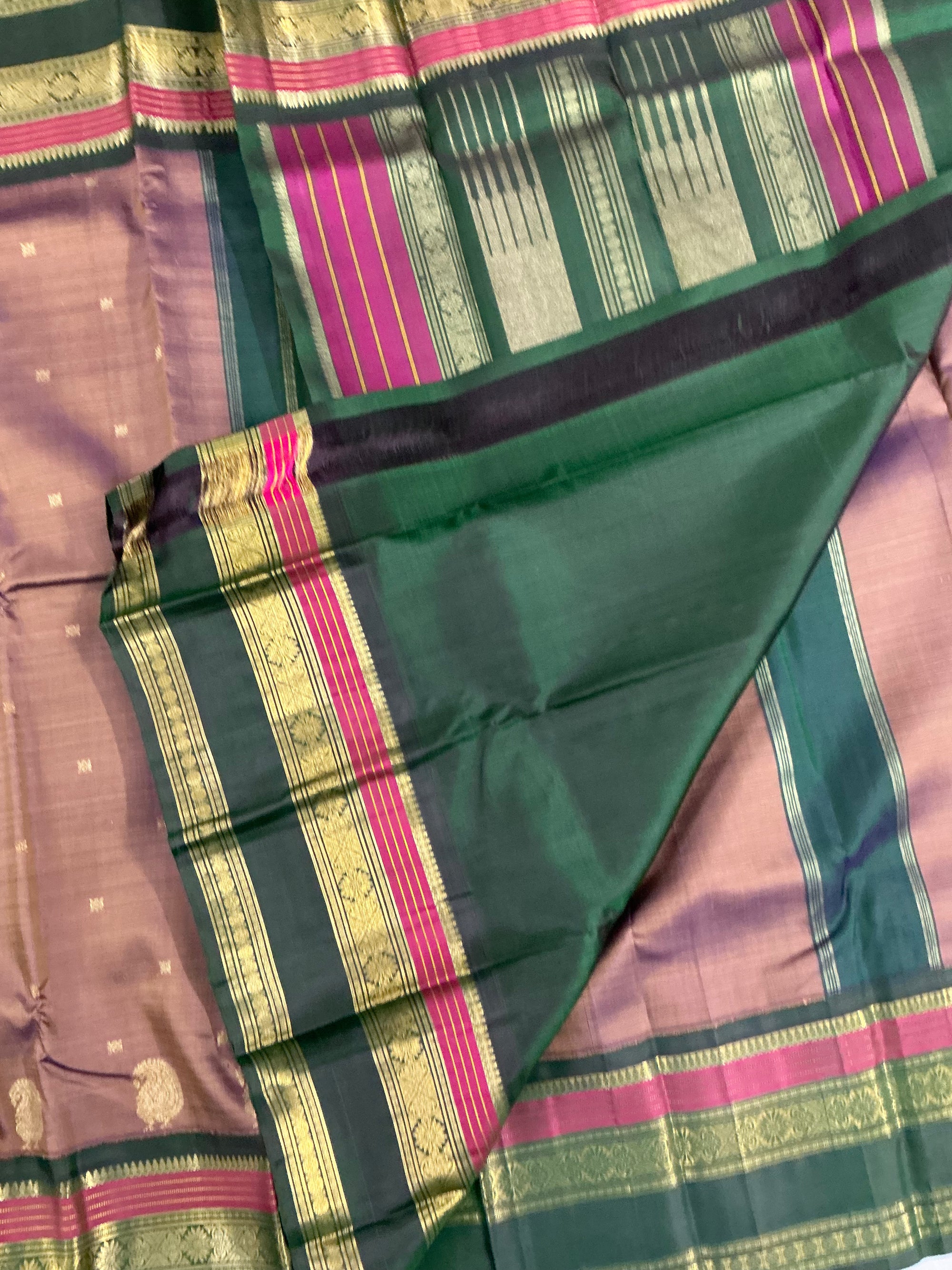 MYTHILI:  PETTU BUTTA KANJIVARAMS (CHIKOO/SAPOTTA)