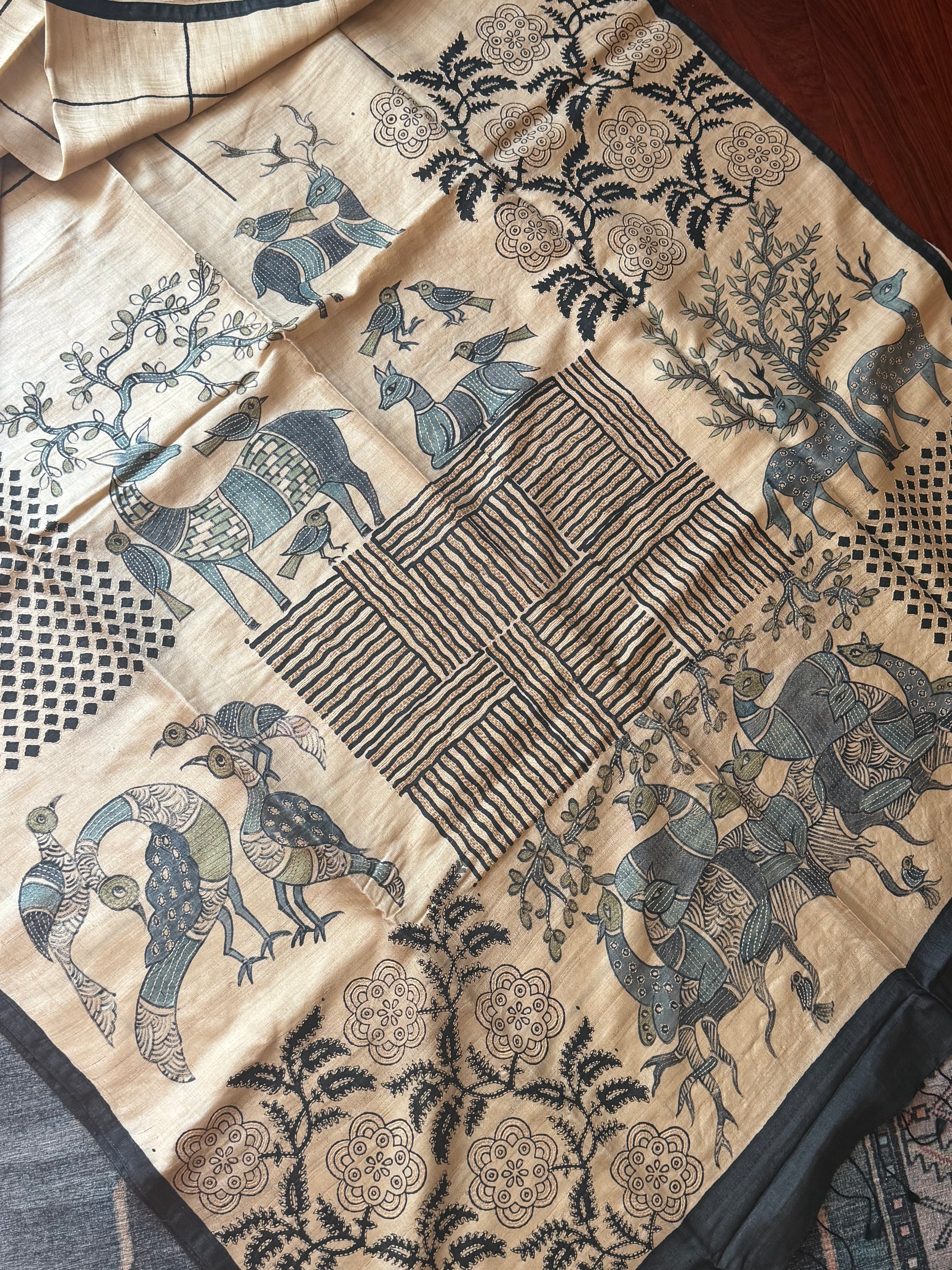 Kamaniya Kantha : Handcrafted Tussar
