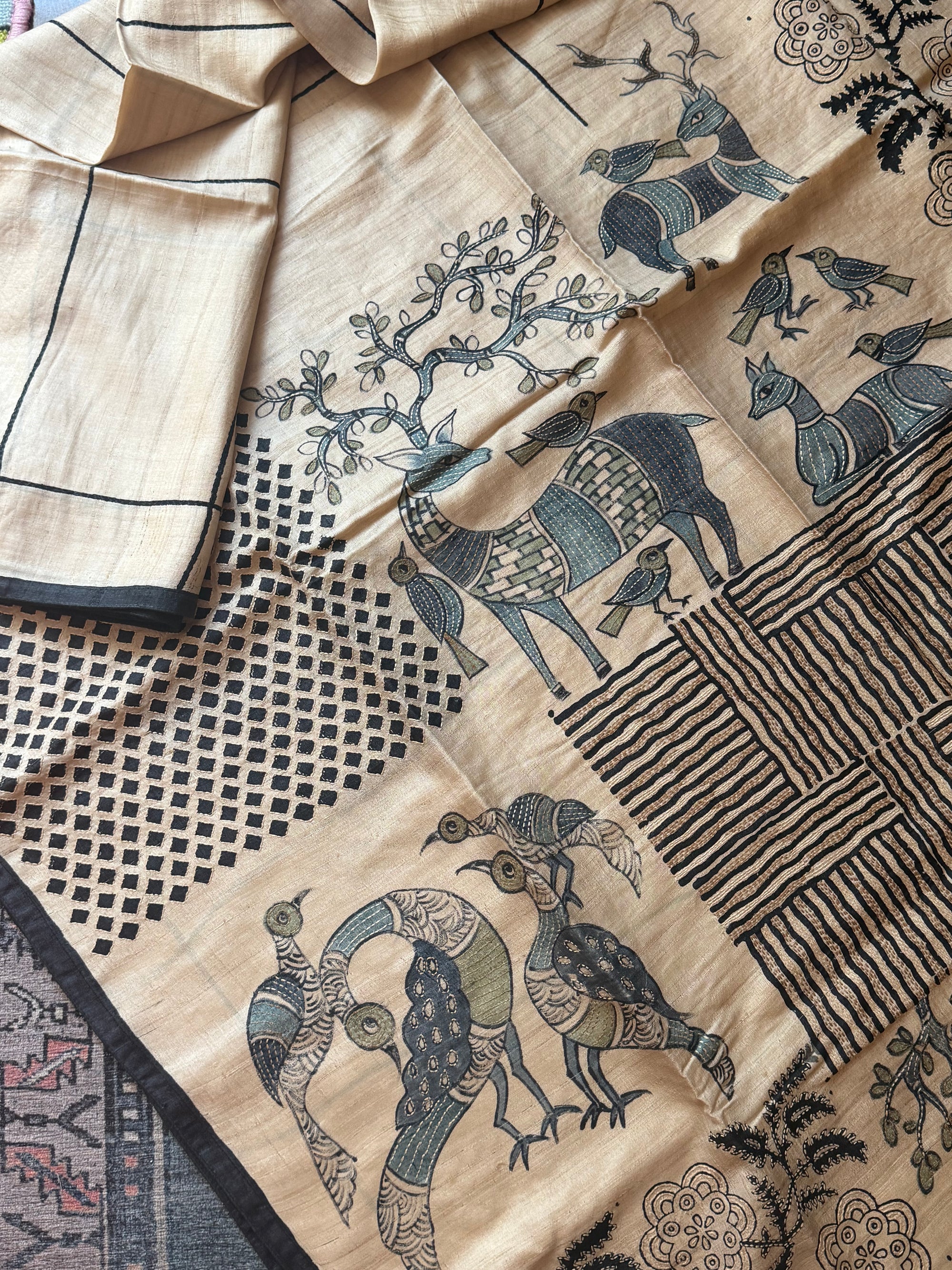 Kamaniya Kantha : Handcrafted Tussar