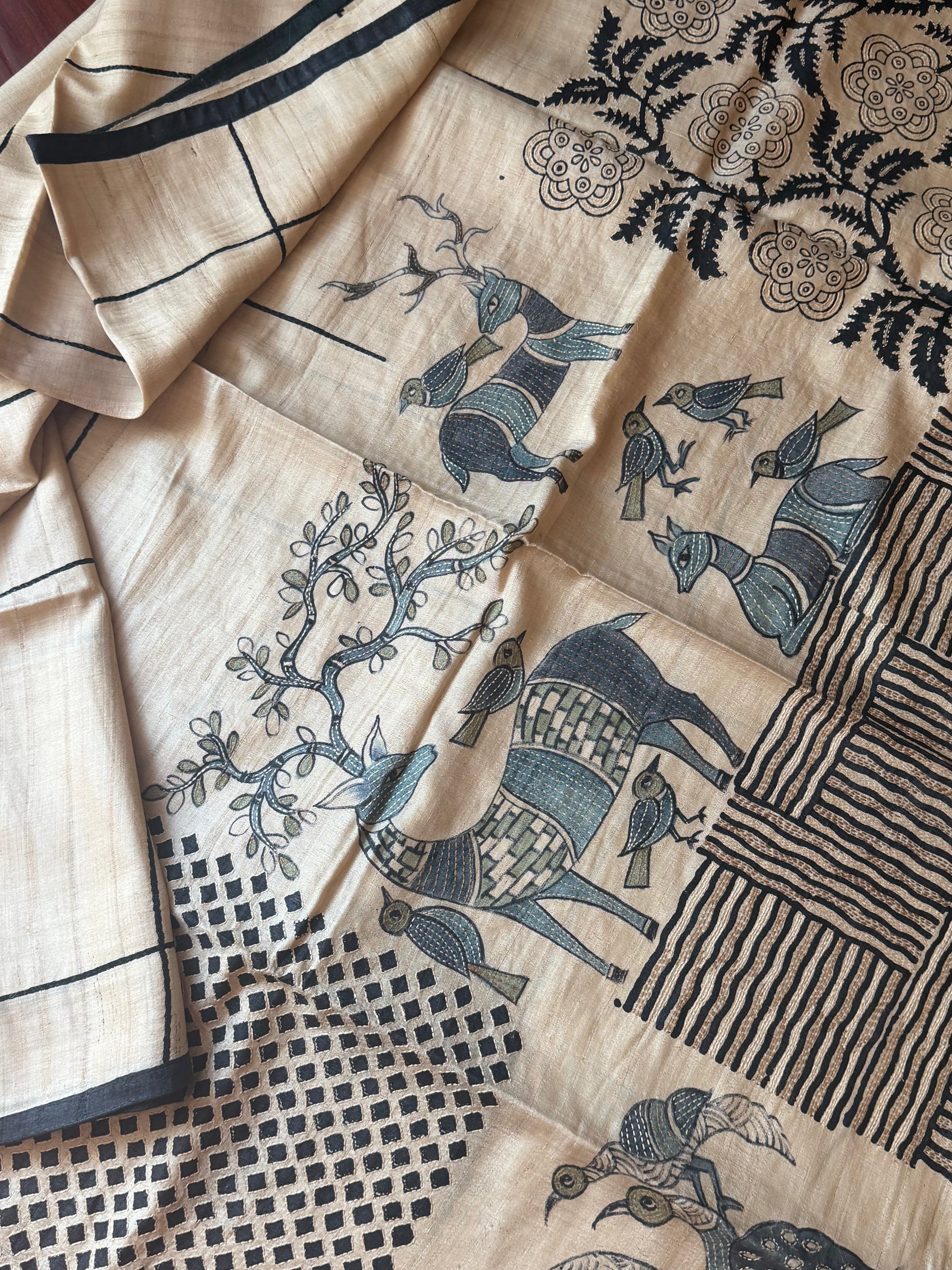 Kamaniya Kantha : Handcrafted Tussar