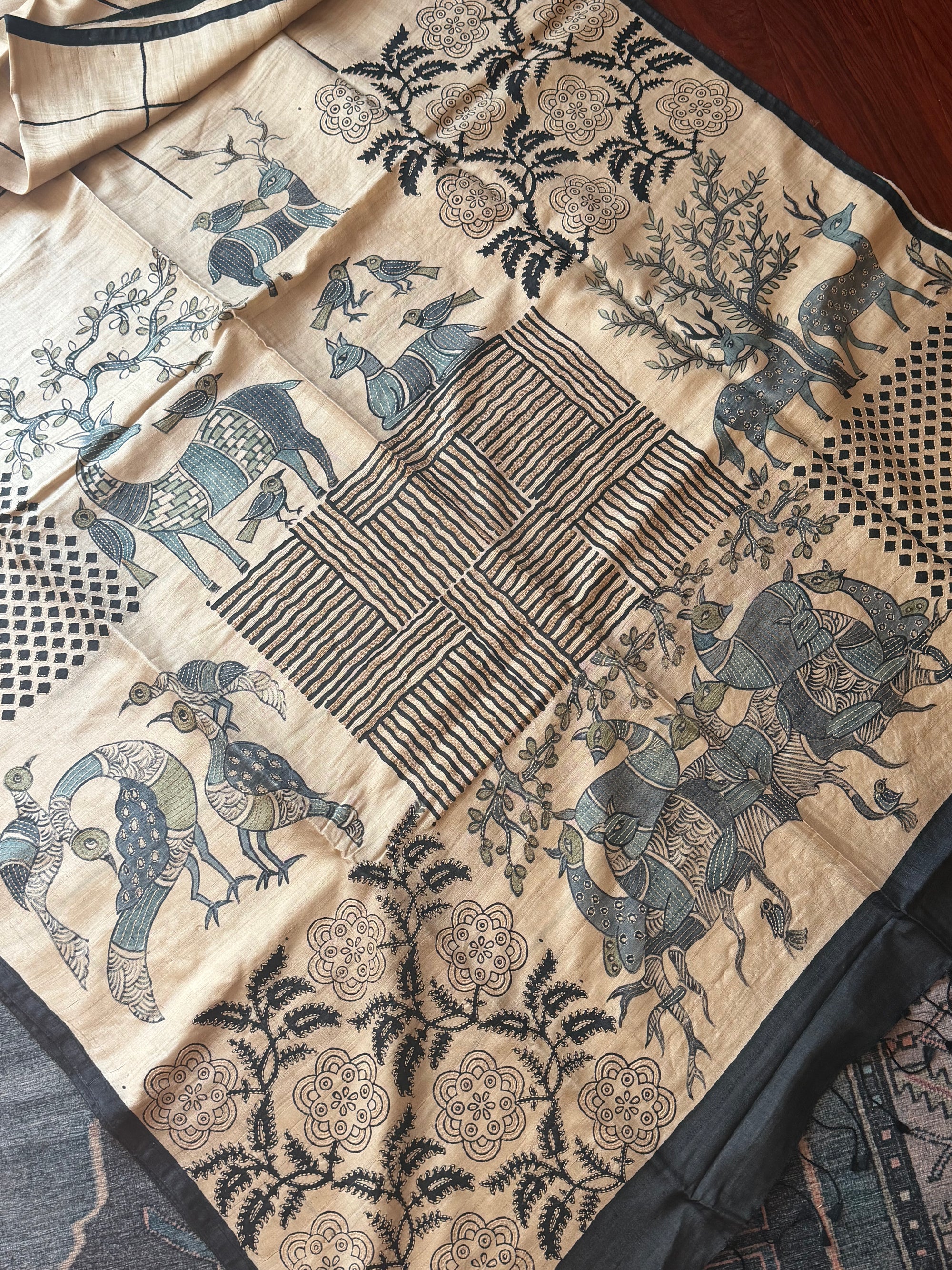 Kamaniya Kantha : Handcrafted Tussar