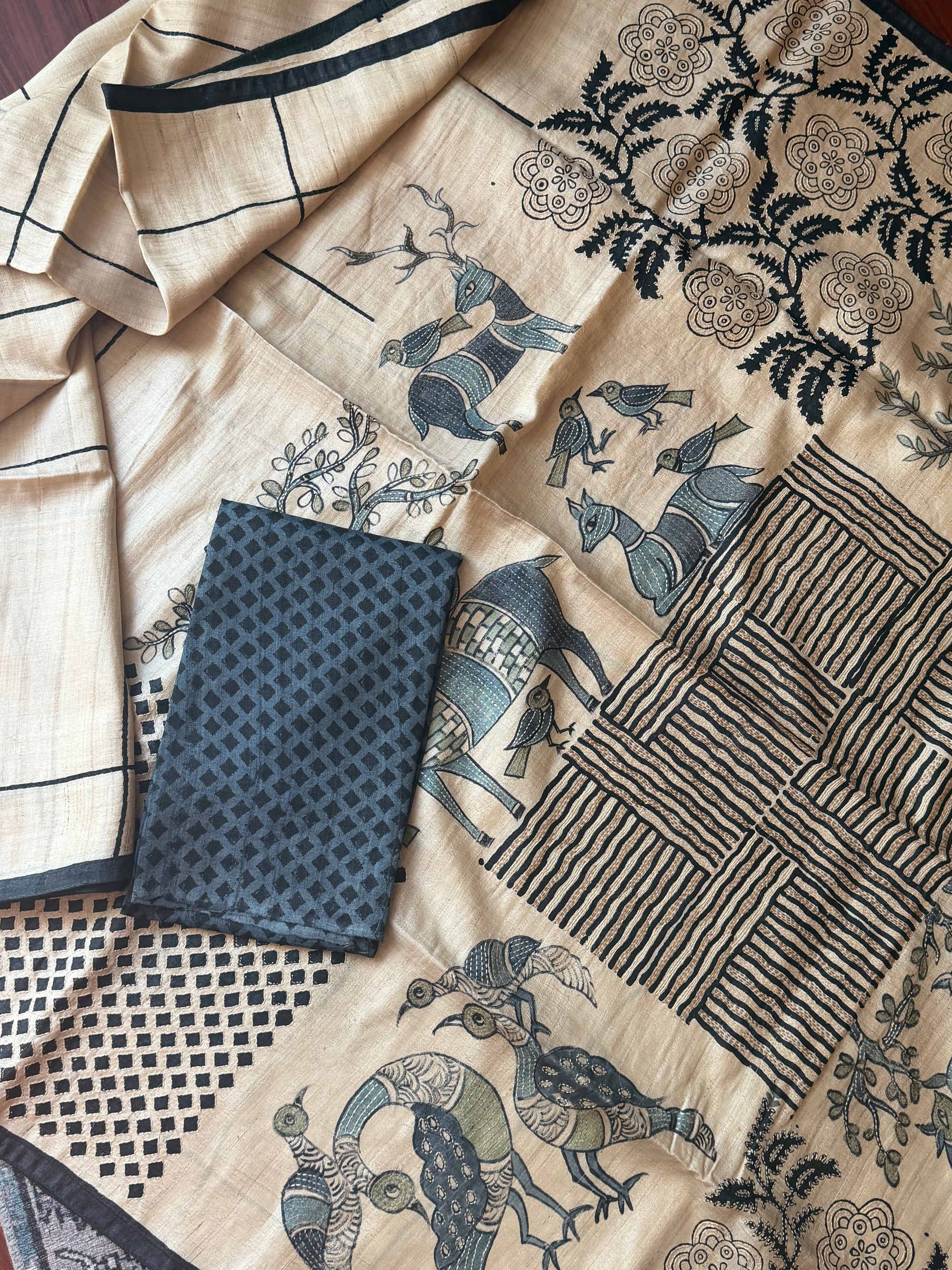Kamaniya Kantha : Handcrafted Tussar