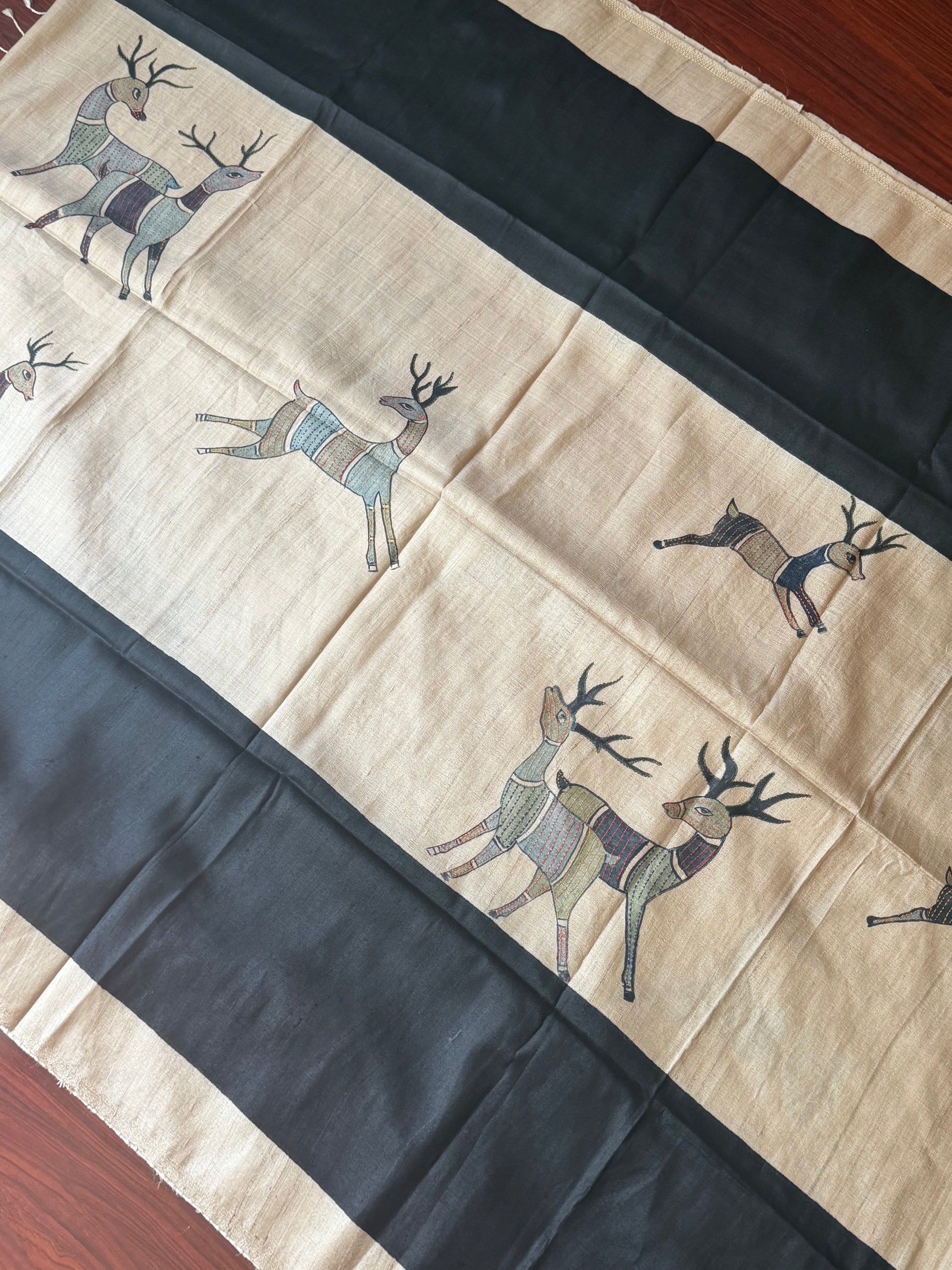Kamaniya Kantha : Handcrafted Tussar