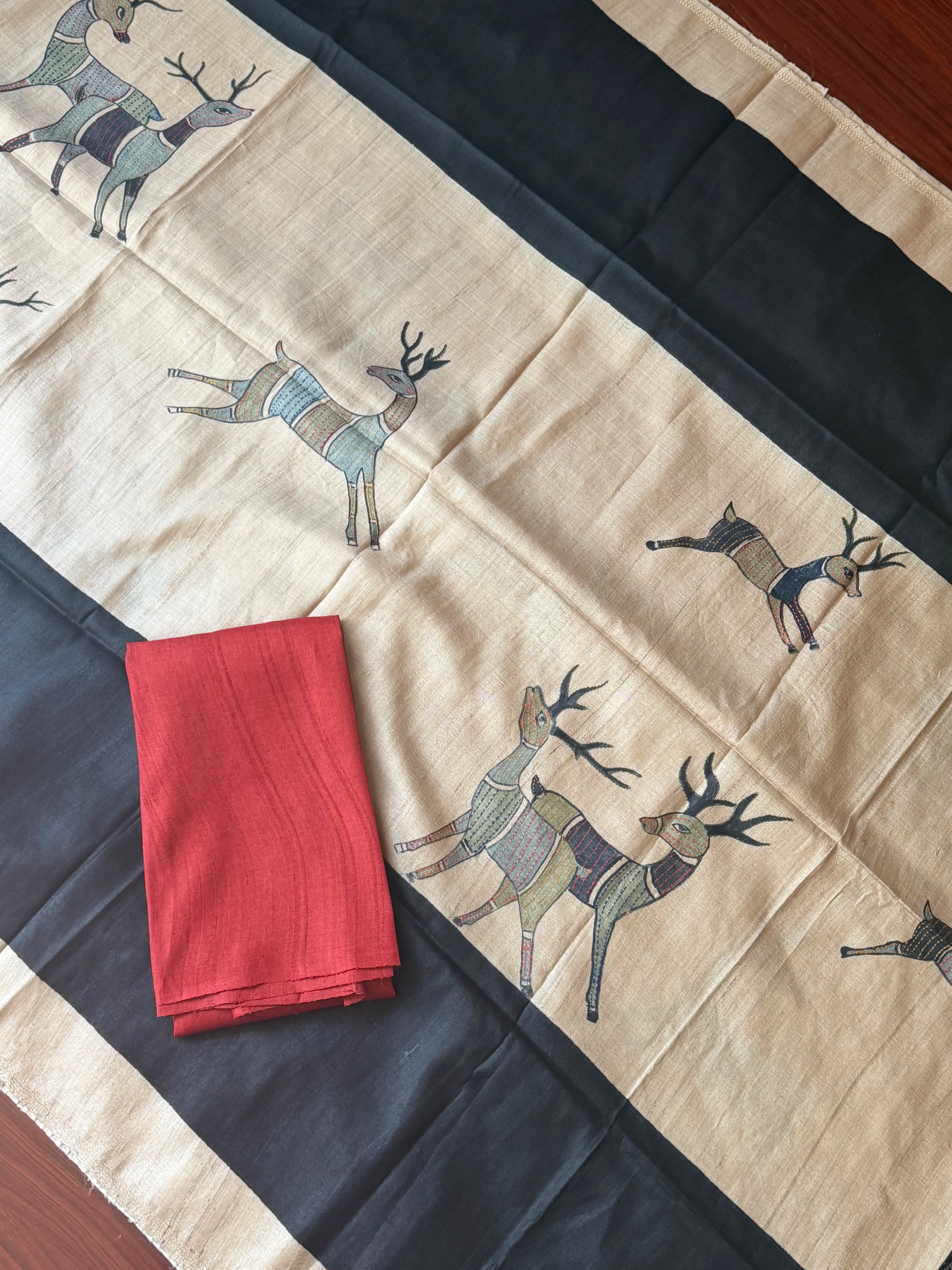 Kamaniya Kantha : Handcrafted Tussar