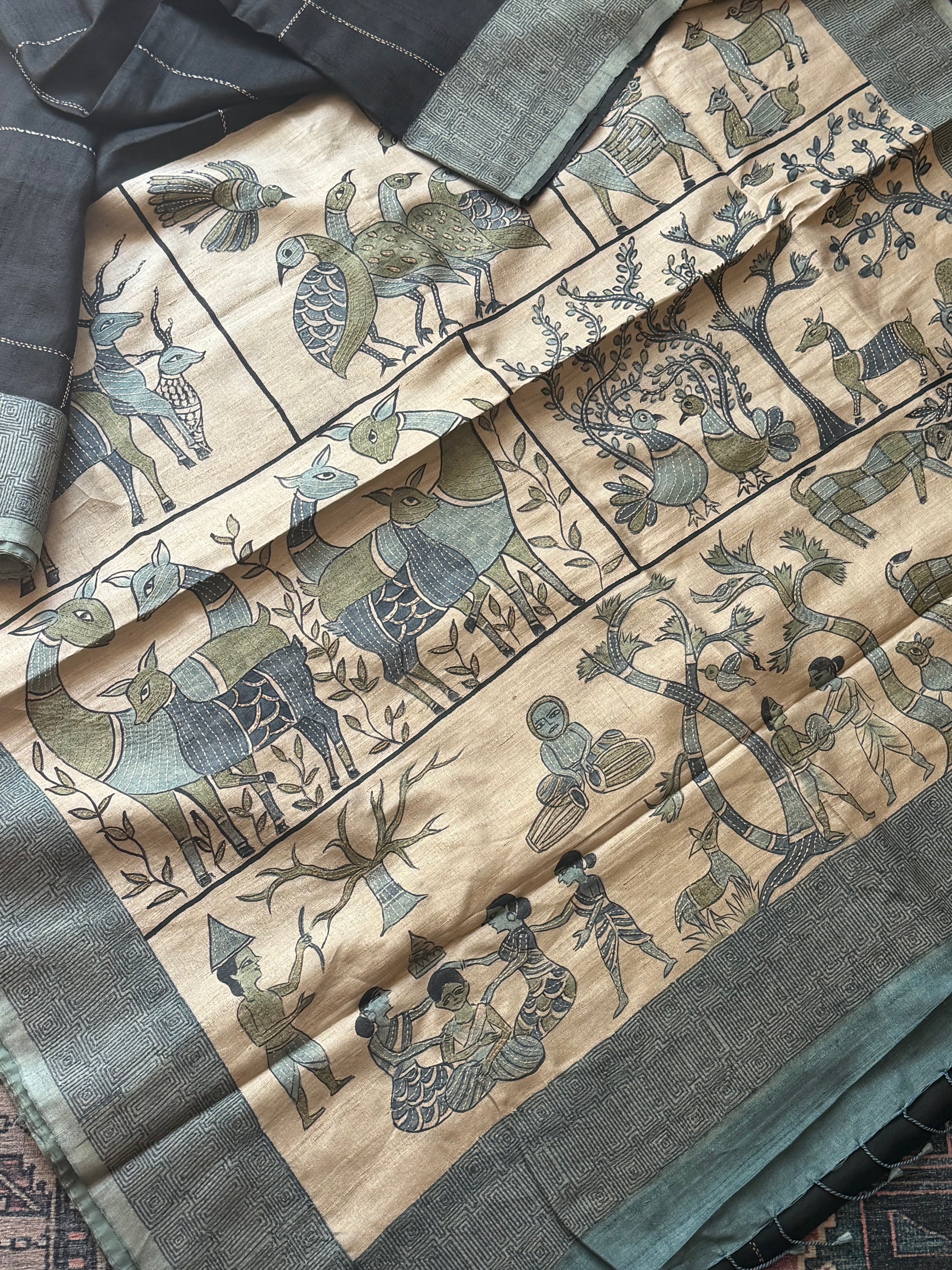 Kamaniya Kantha : Handcrafted Tussar