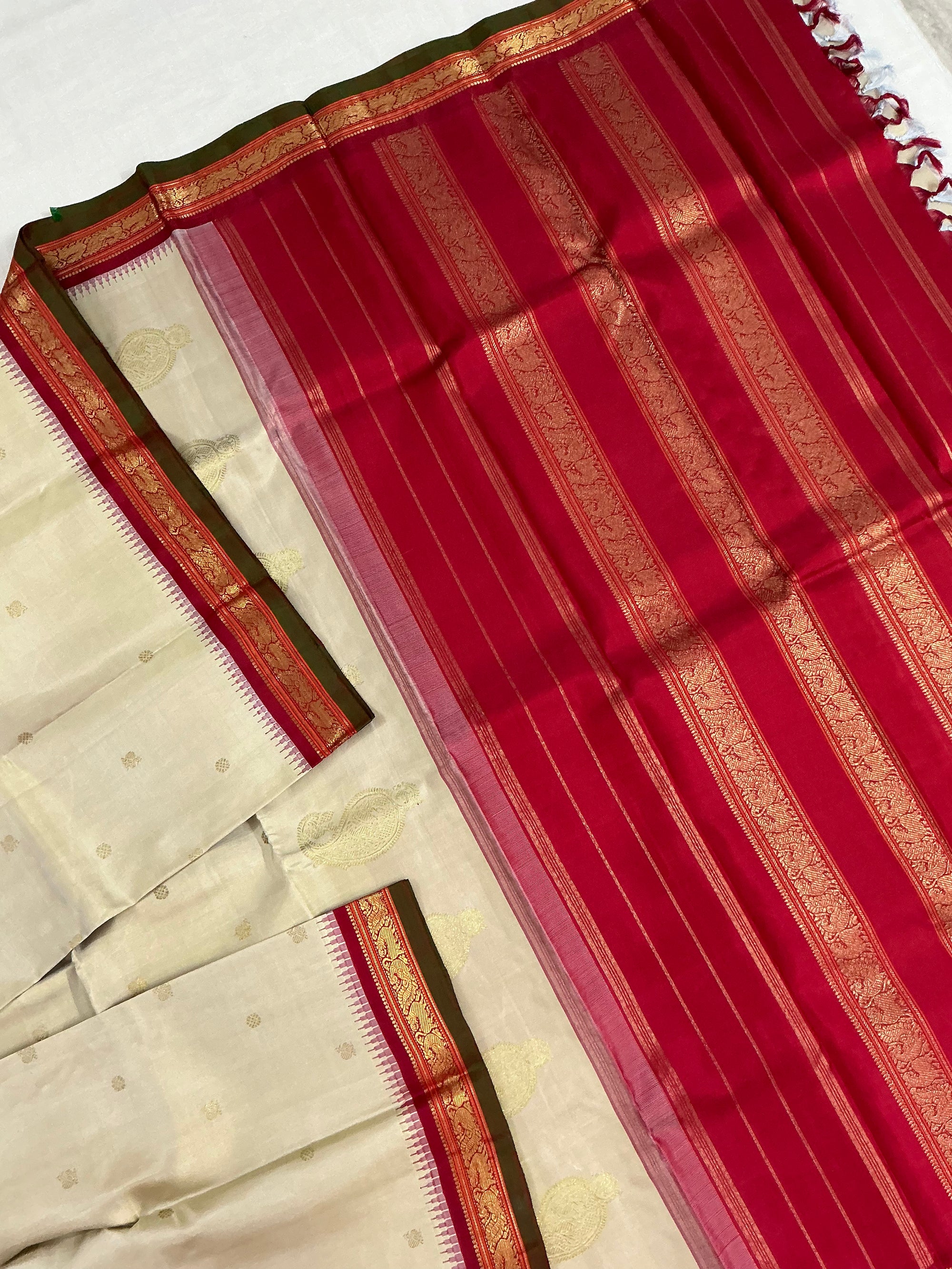 MAATHEY: Small border Korvai Kanjivaram