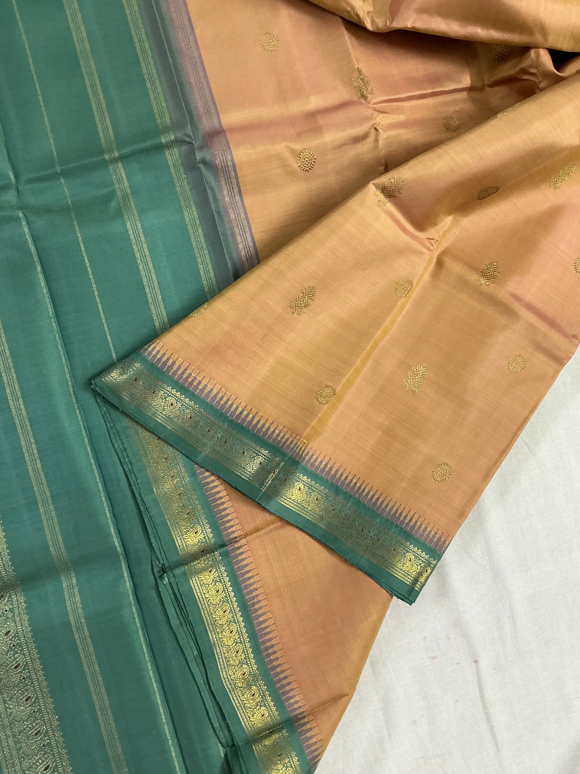 MAATHEY: Small border Korvai Kanjivaram