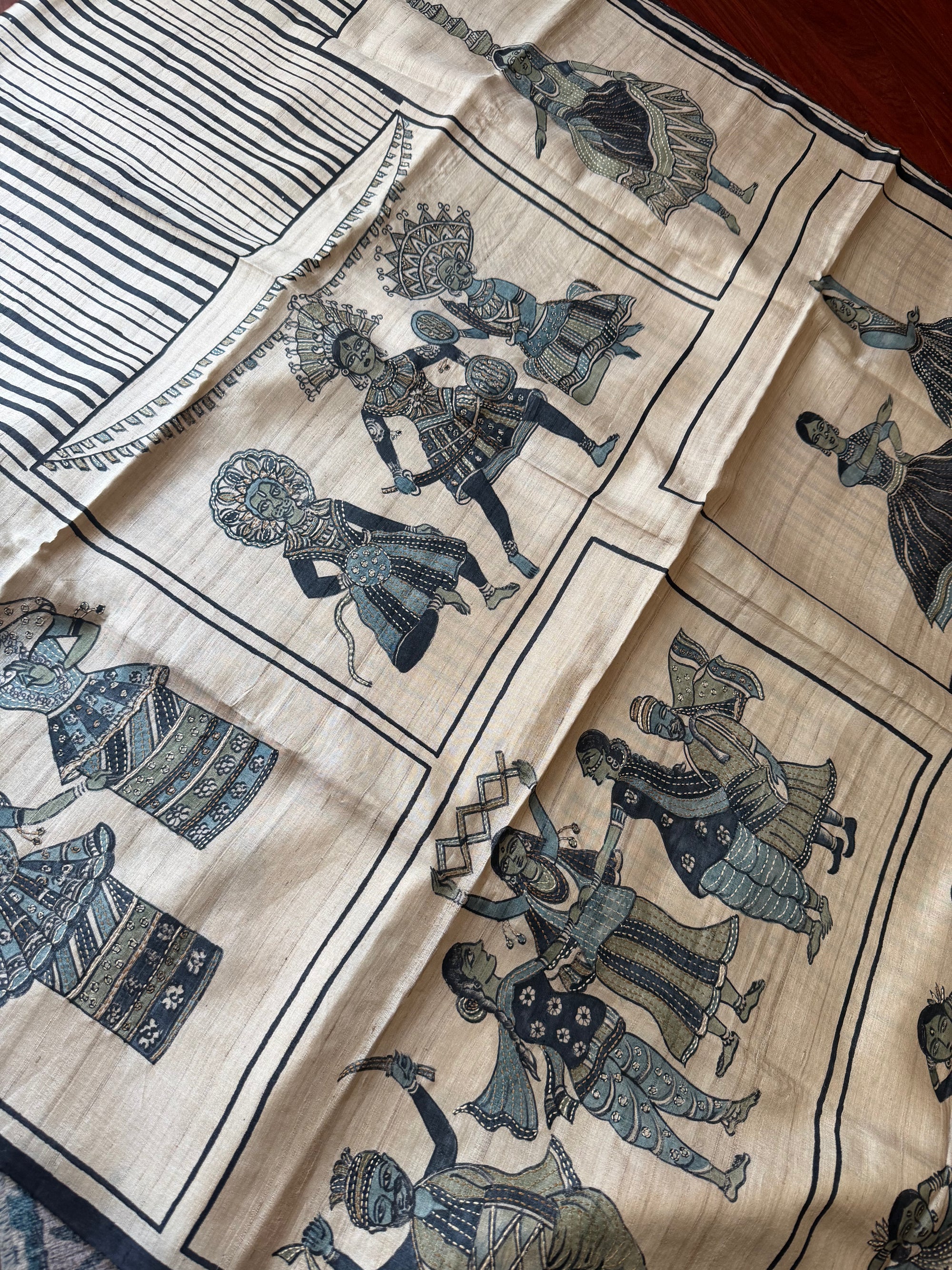 Kamaniya Kantha : Handcrafted Tussar