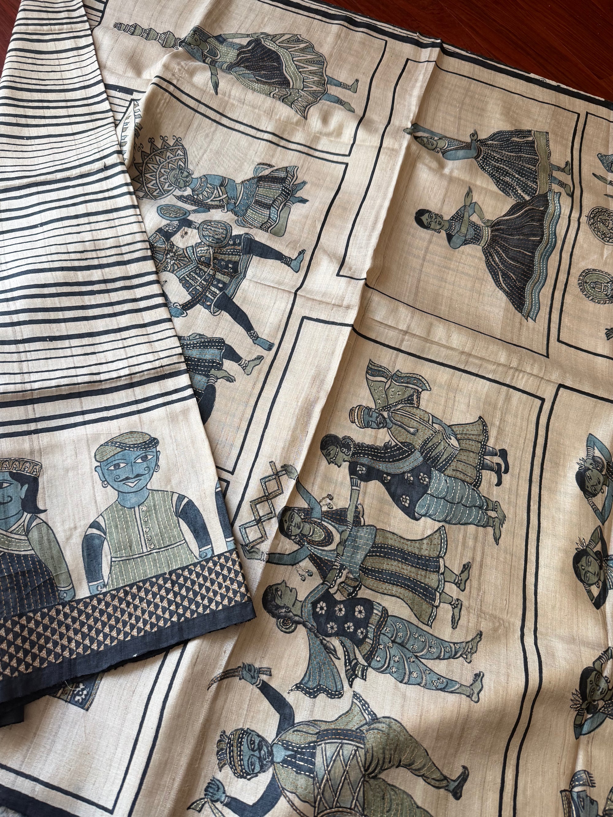 Kamaniya Kantha : Handcrafted Tussar