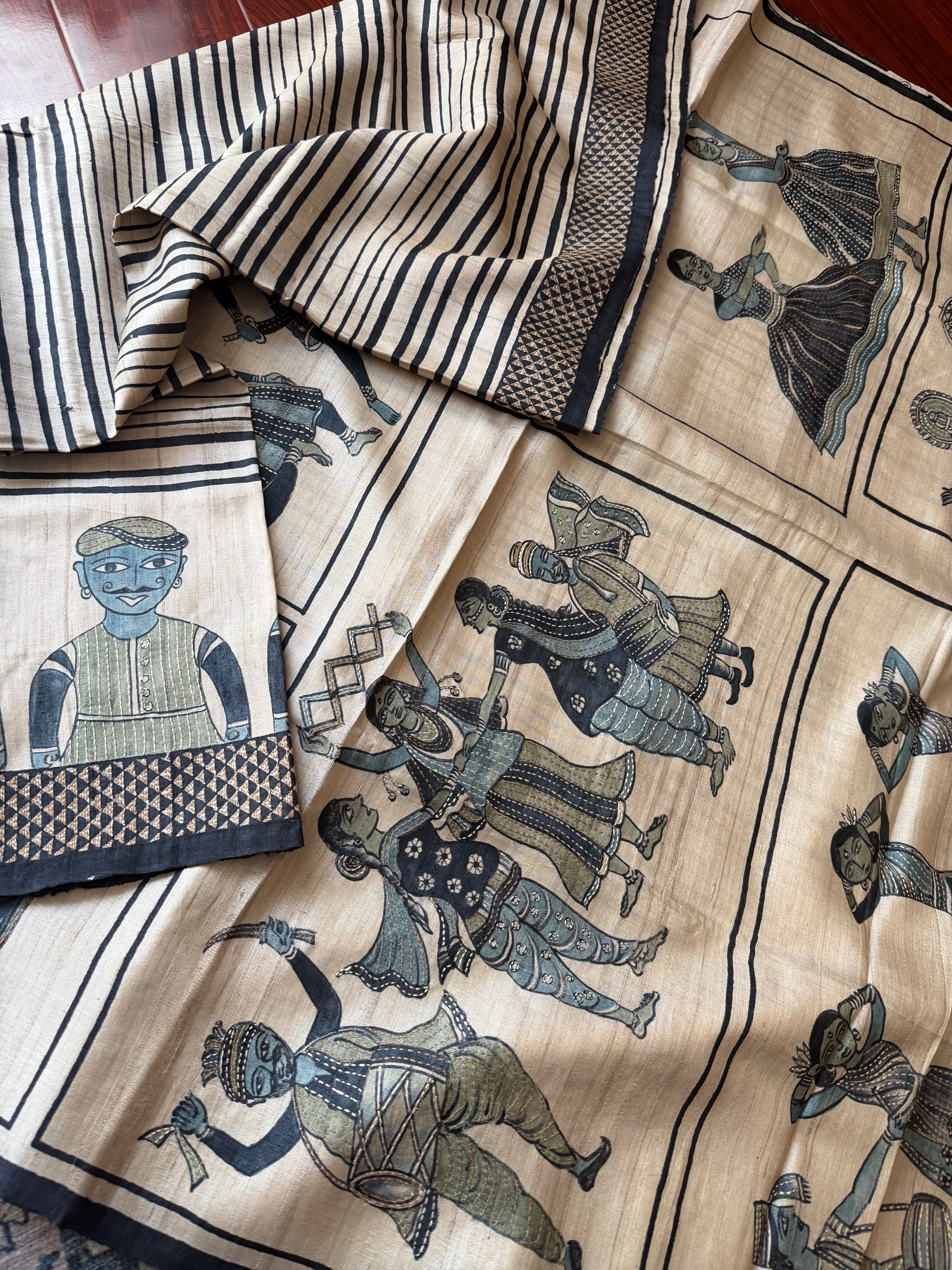 Kamaniya Kantha : Handcrafted Tussar