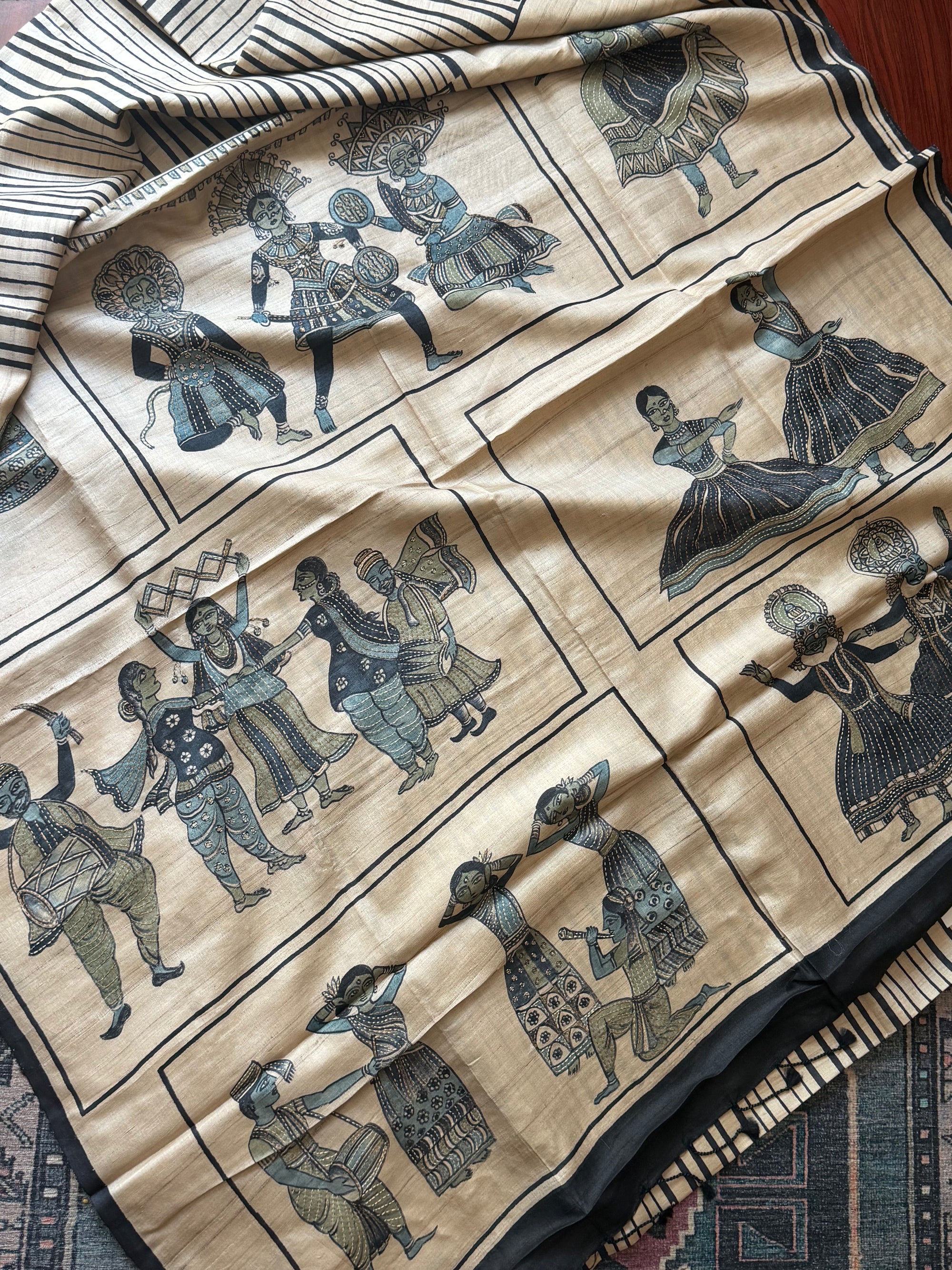 Kamaniya Kantha : Handcrafted Tussar
