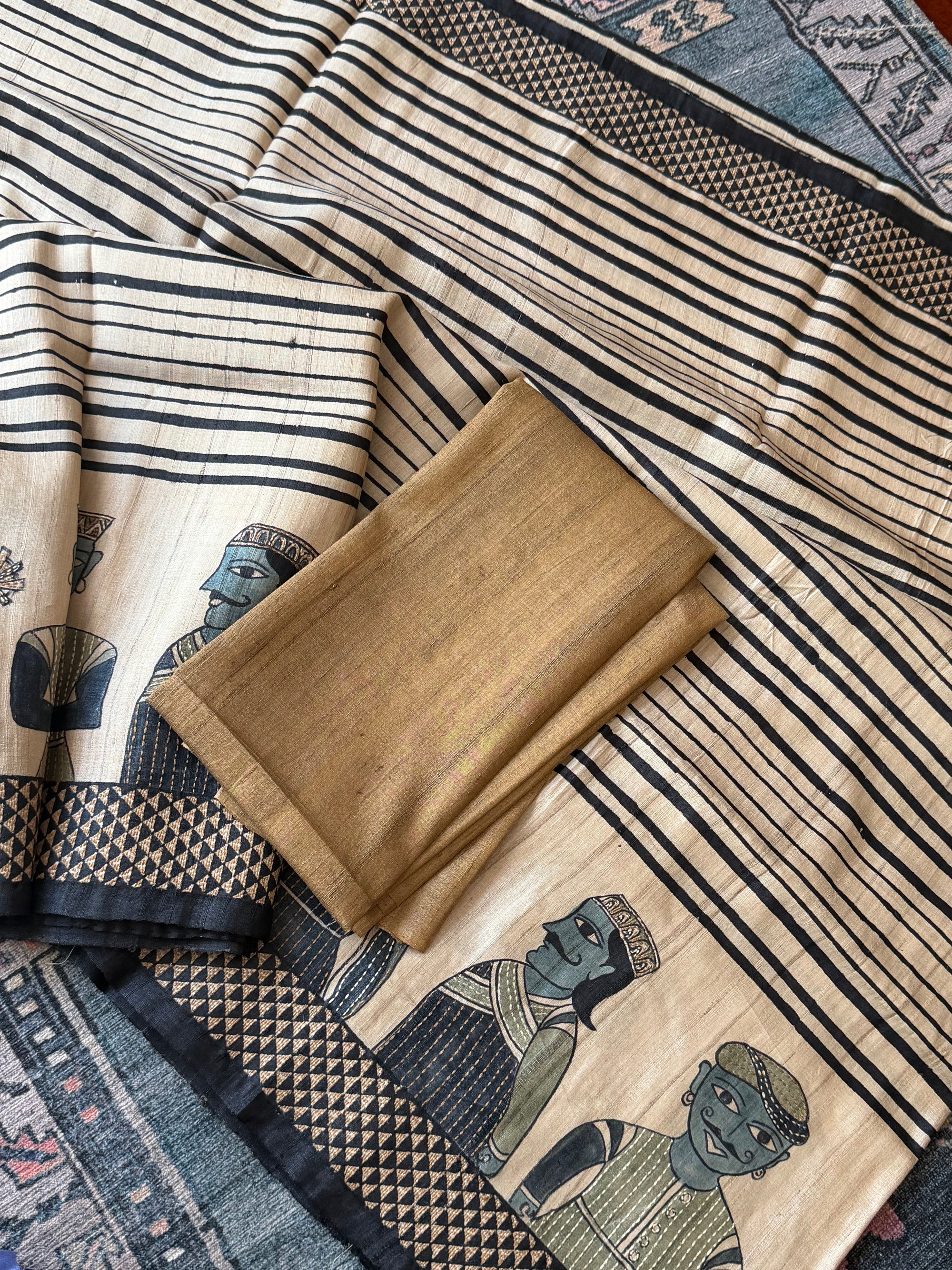 Kamaniya Kantha : Handcrafted Tussar
