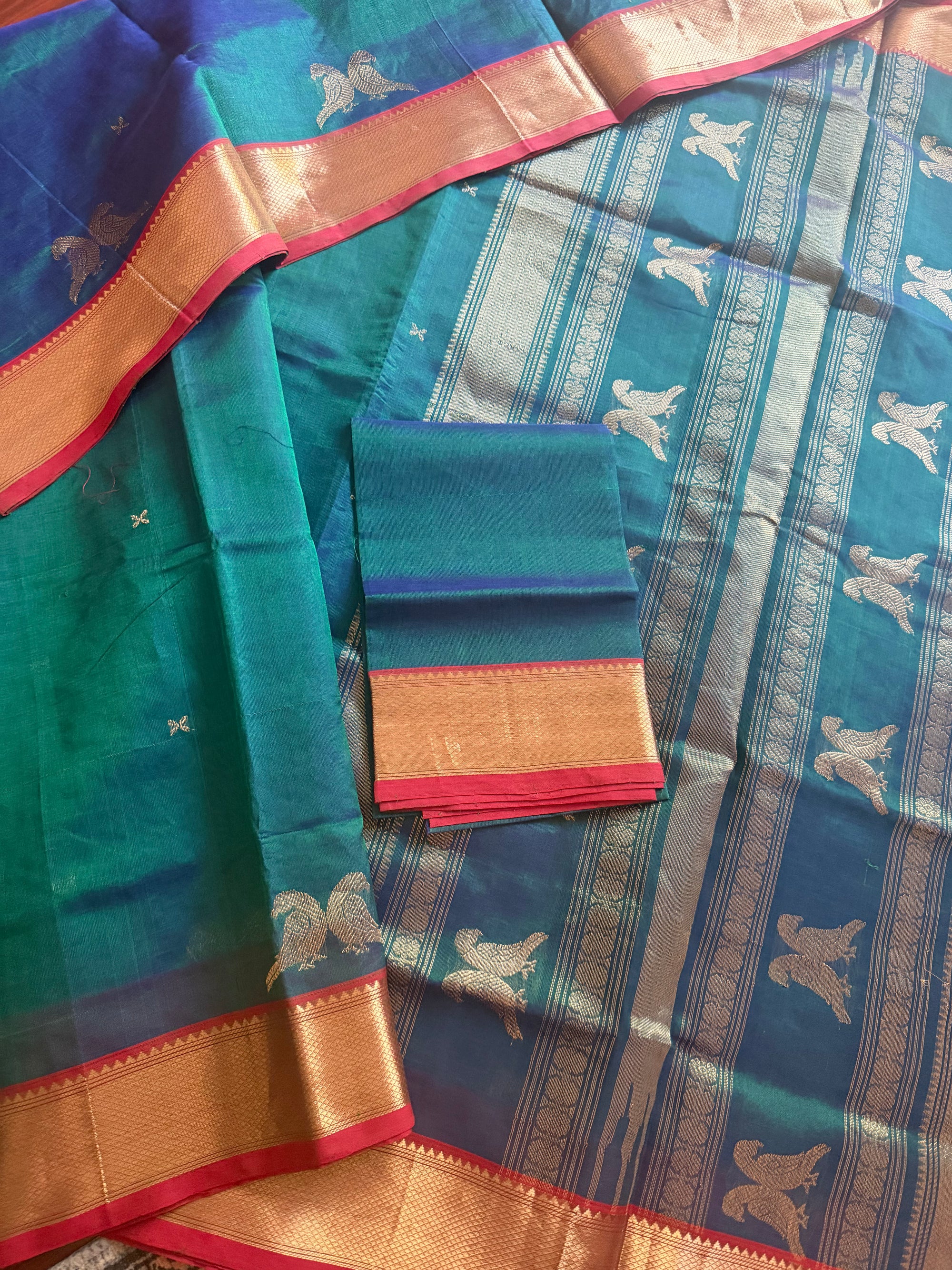 Silk Cotton :  Jodi Kili (Peacock green)