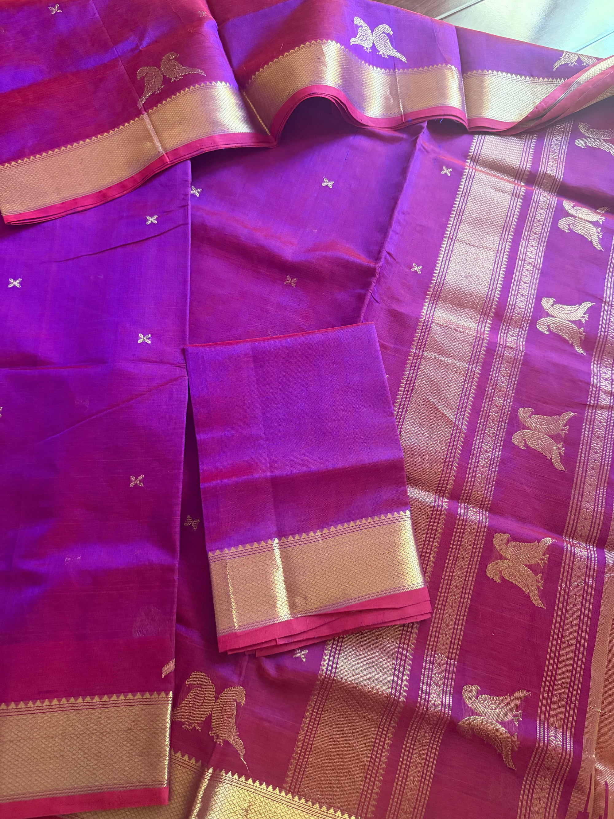 Silk Cotton :  Jodi Kili (Purple shot Red)