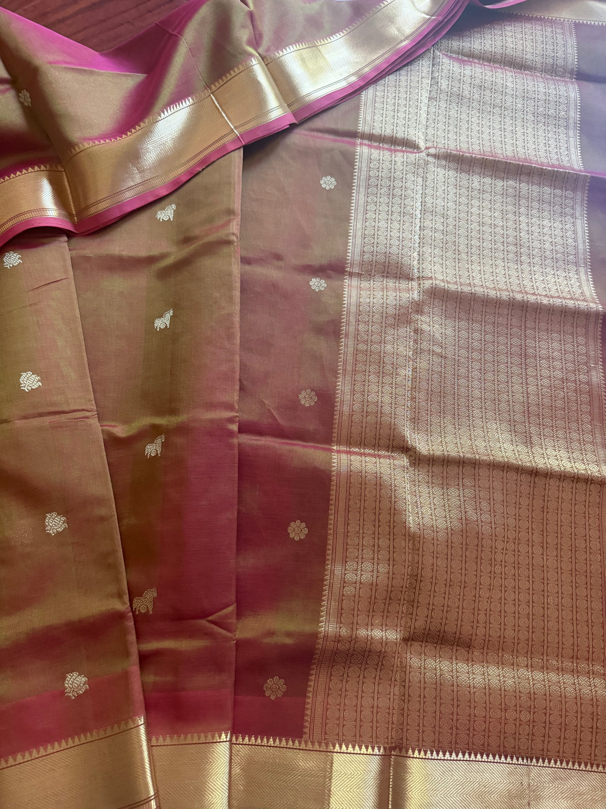 Silk Cotton :  Manthulir (Lotus and horse motifs)
