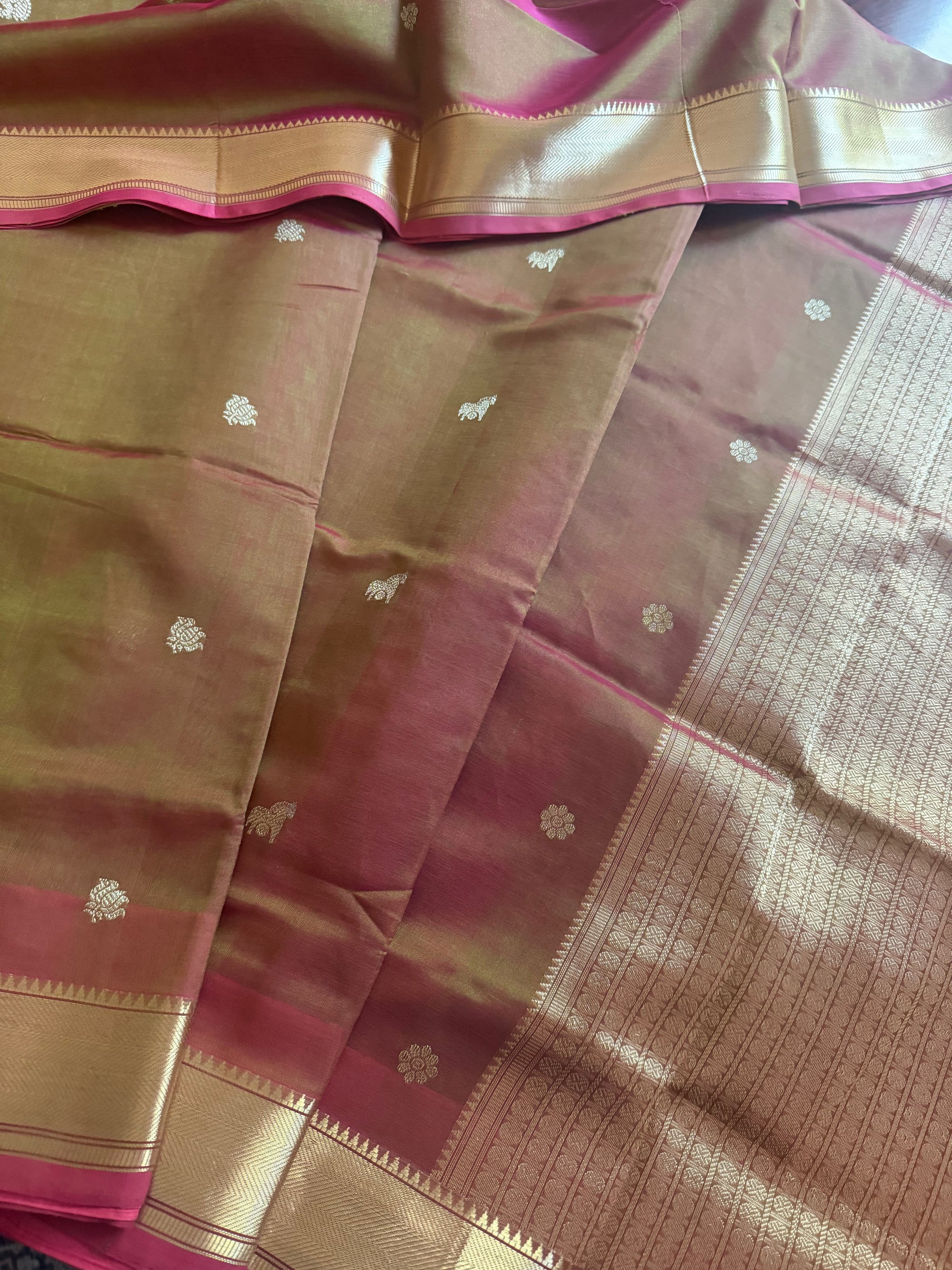 Silk Cotton :  Manthulir (Lotus and horse motifs)