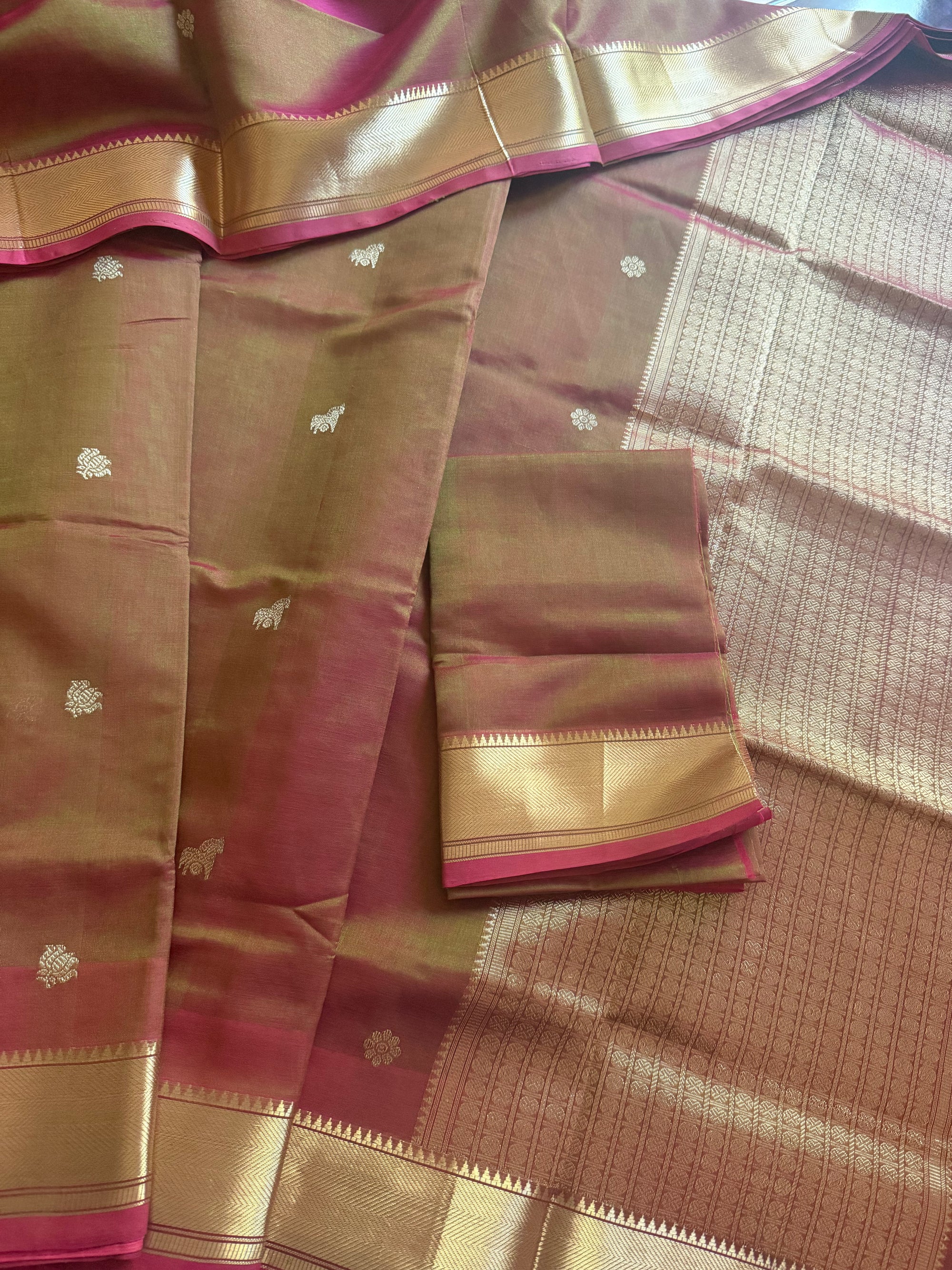 Silk Cotton :  Manthulir (Lotus and horse motifs)