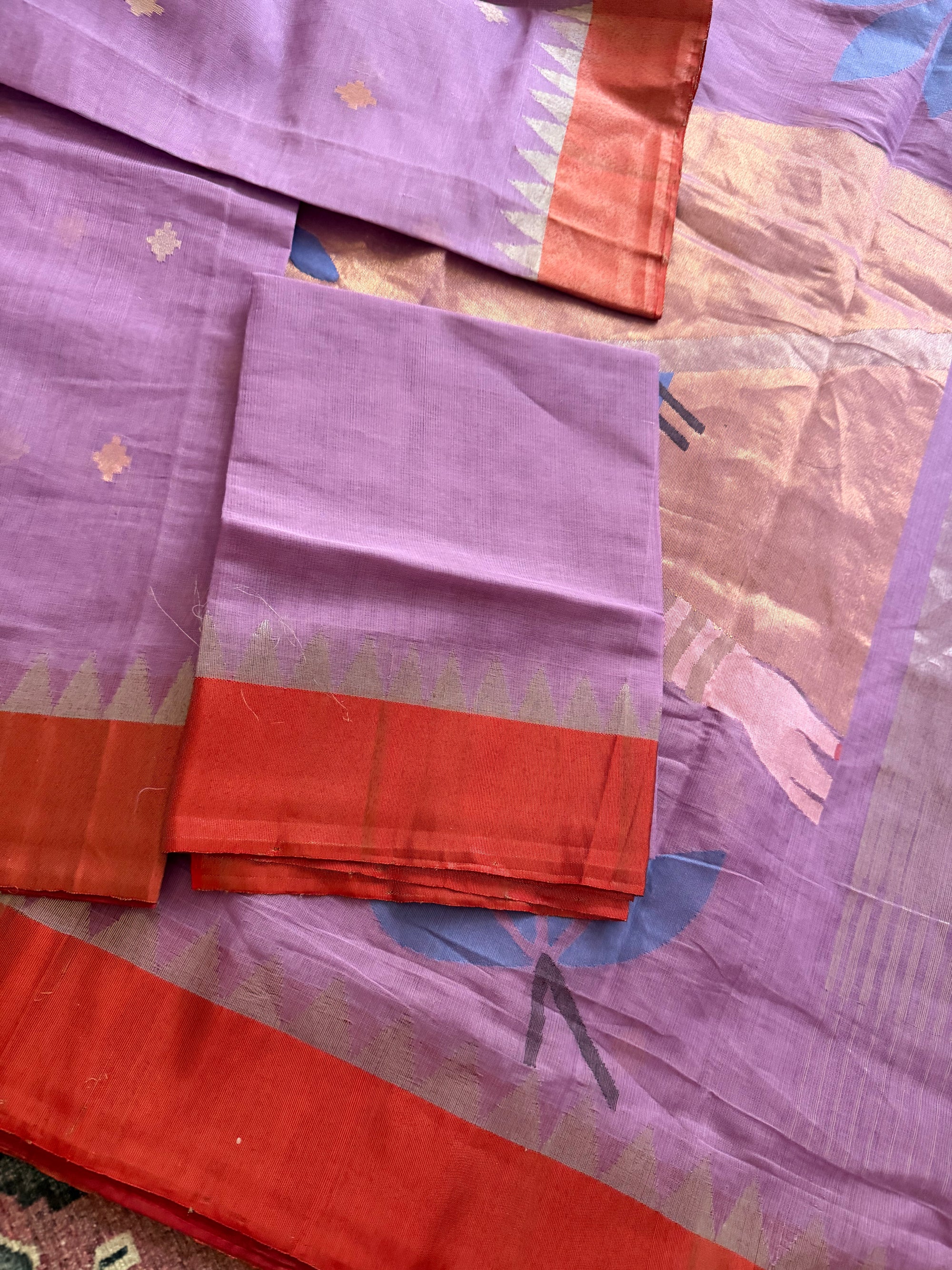 Handspun Ponduru Khadi Cotton Jamdani : Ravi Varma design on the Pallu