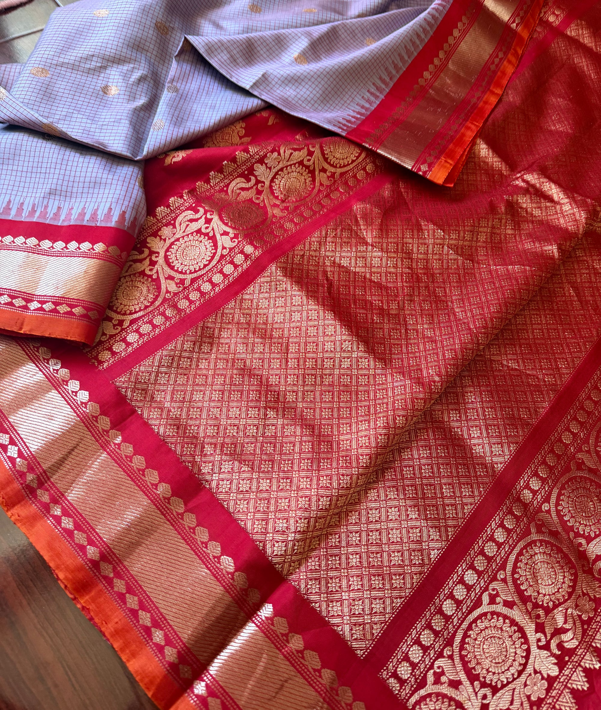 Kuttu  Gadwal Silk