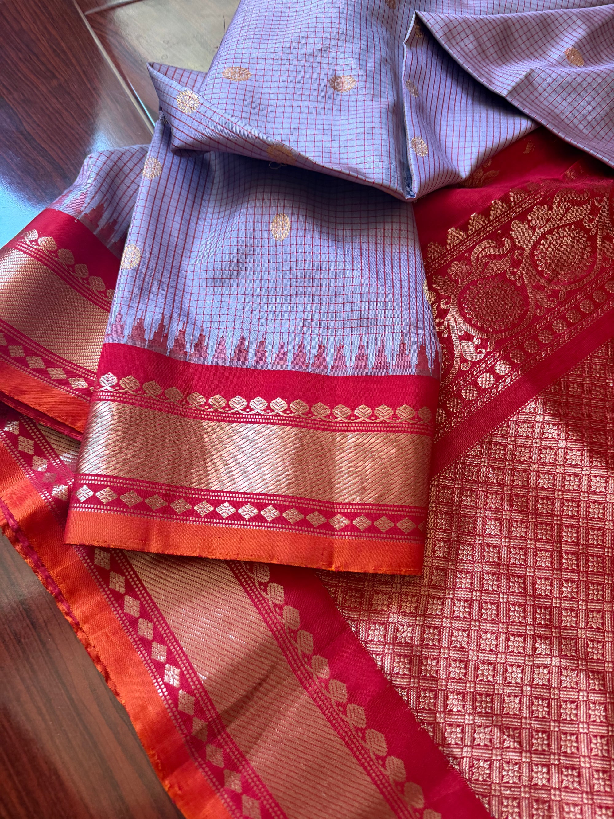 Kuttu  Gadwal Silk