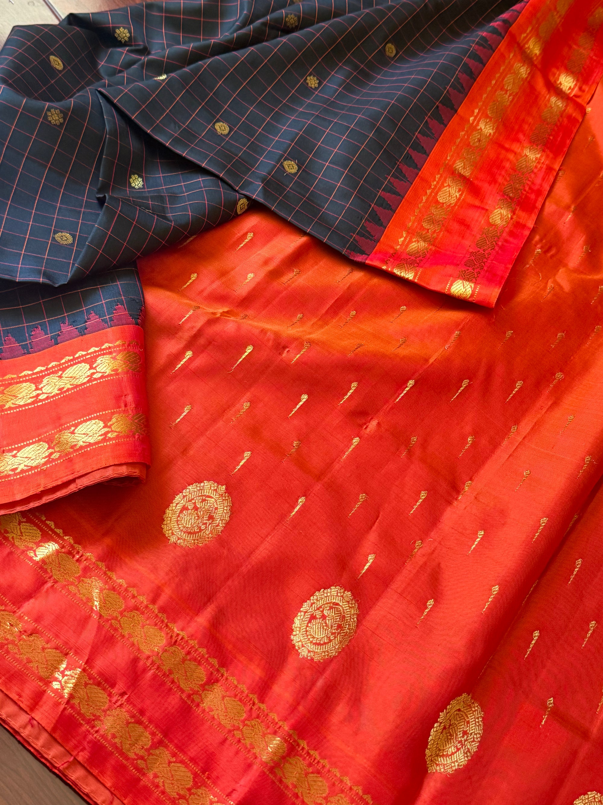Kuttu  Gadwal Silk