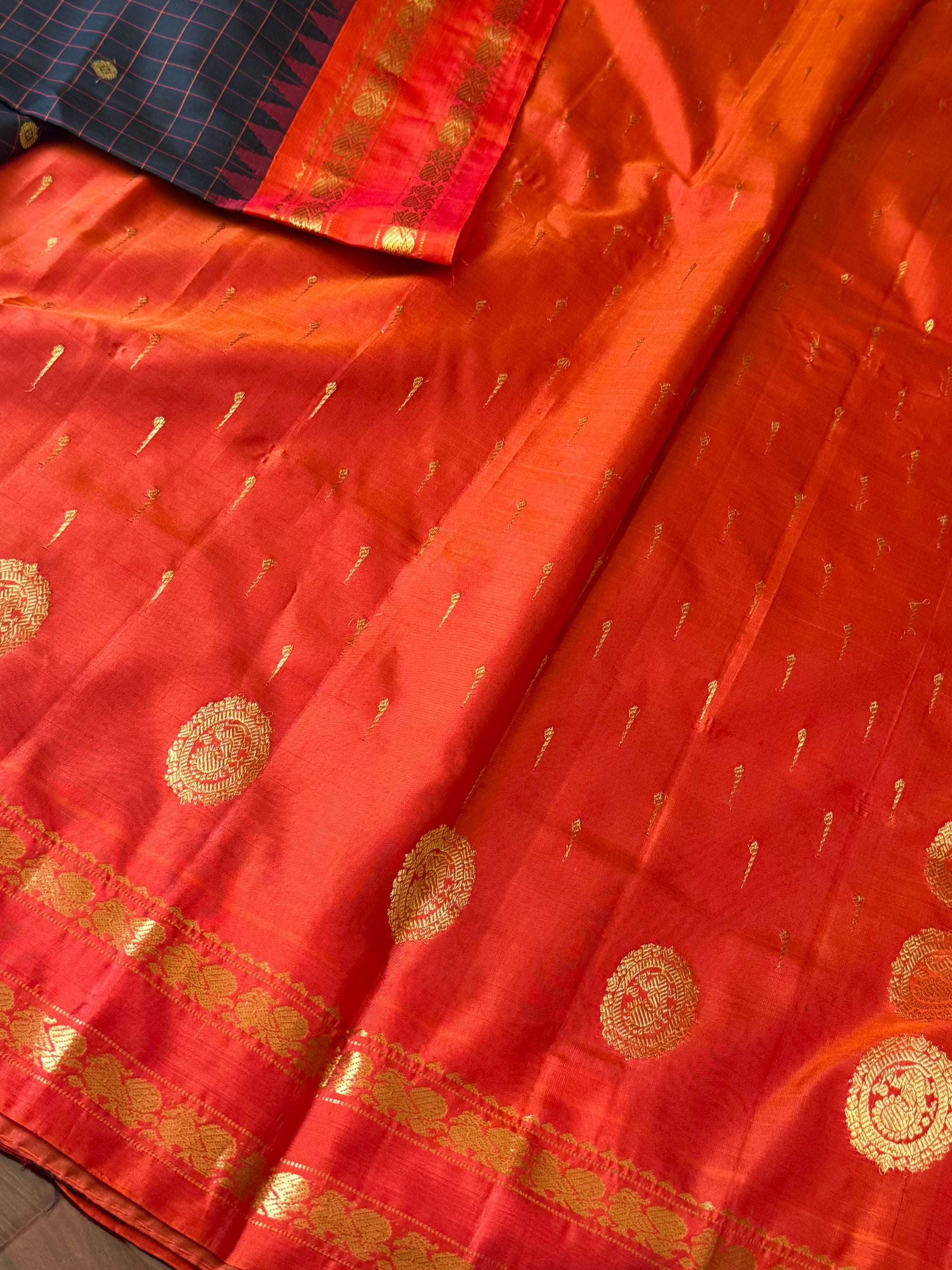 Kuttu  Gadwal Silk
