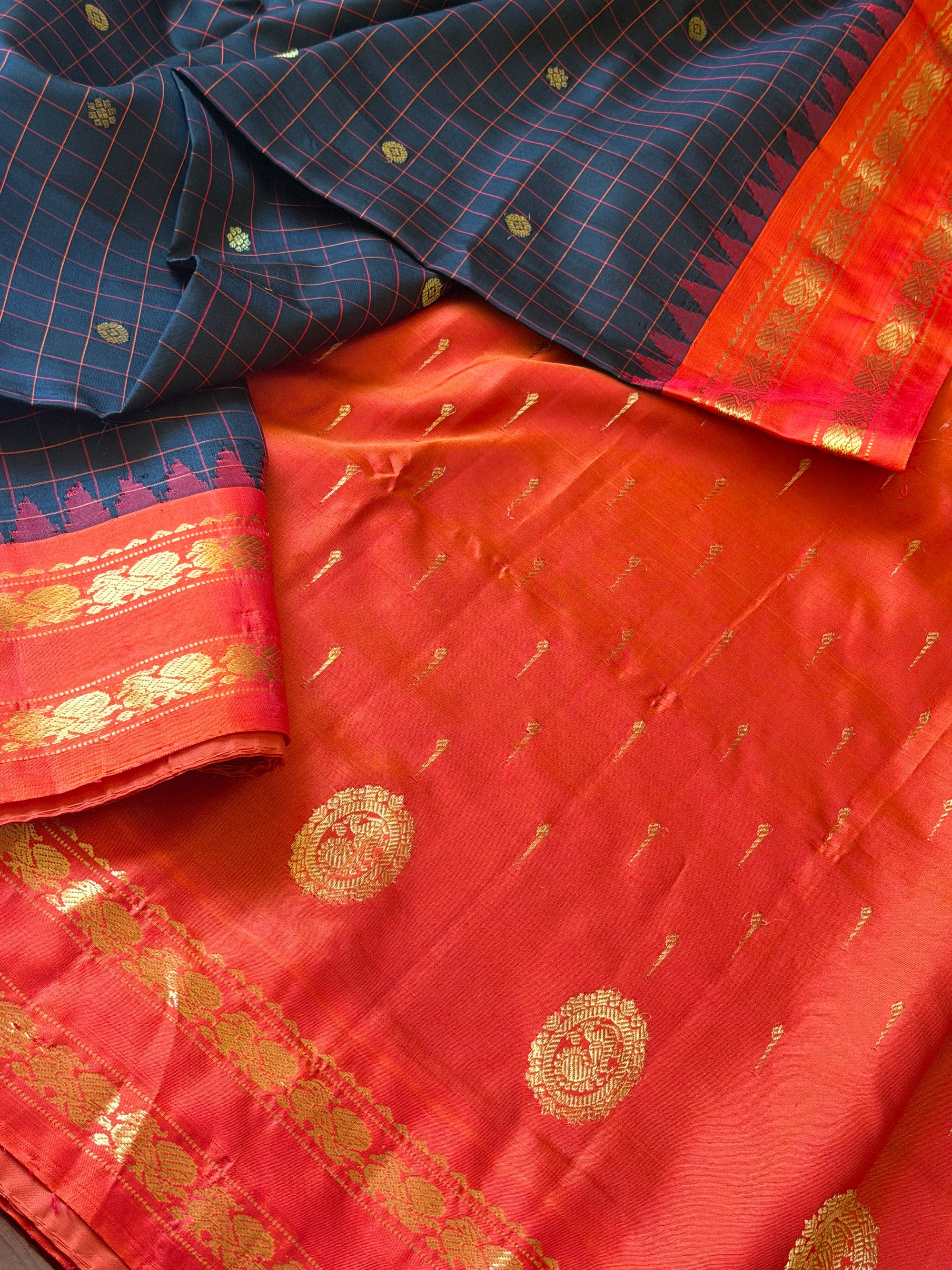 Kuttu  Gadwal Silk