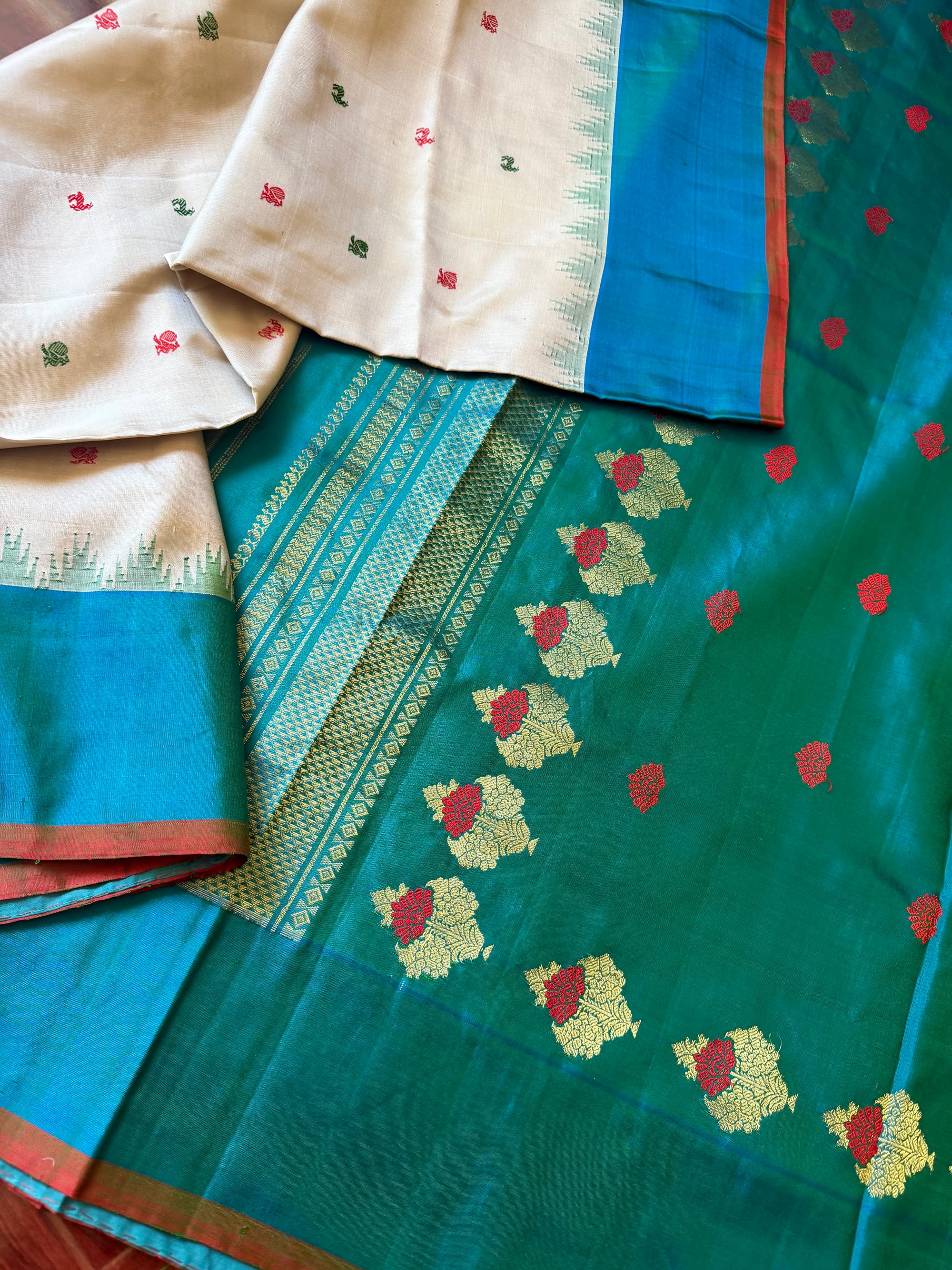 Kuttu  Gadwal Silk