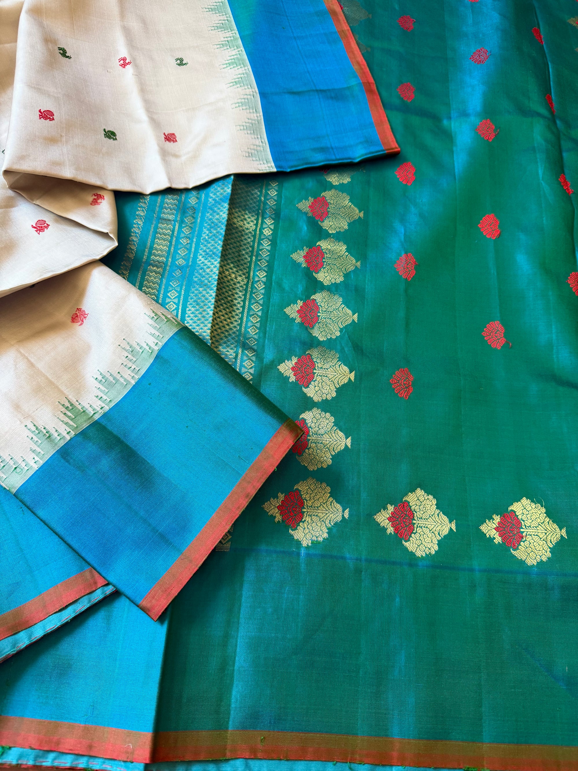 Kuttu  Gadwal Silk
