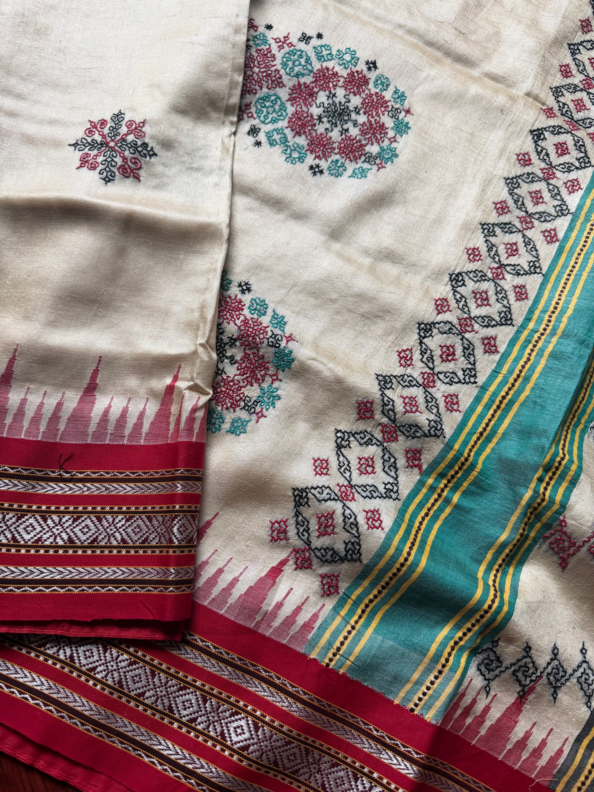 VRIKSHA: Vidarbha Tussar with Kasuti Embroidery