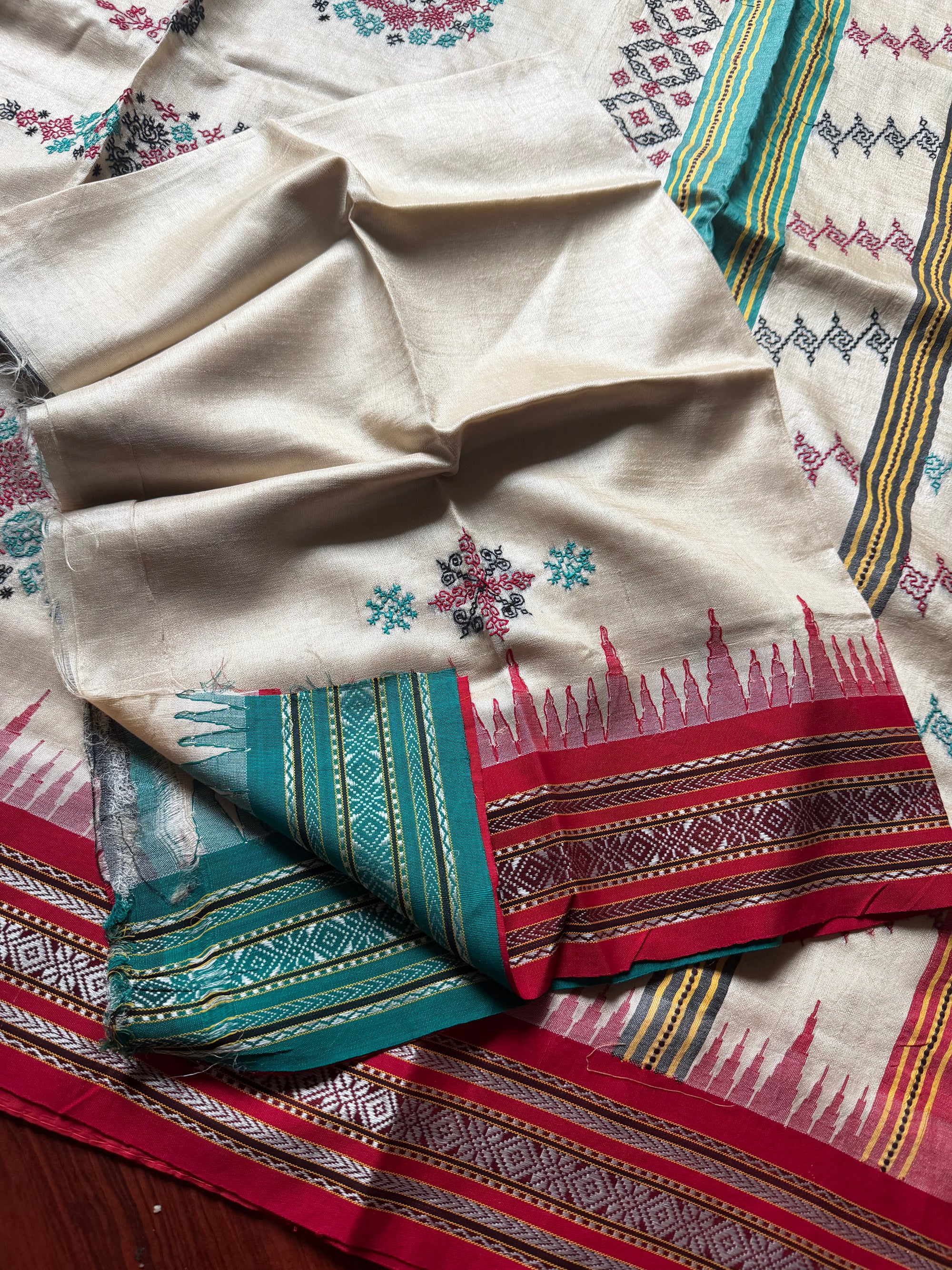 VRIKSHA: Vidarbha Tussar with Kasuti Embroidery