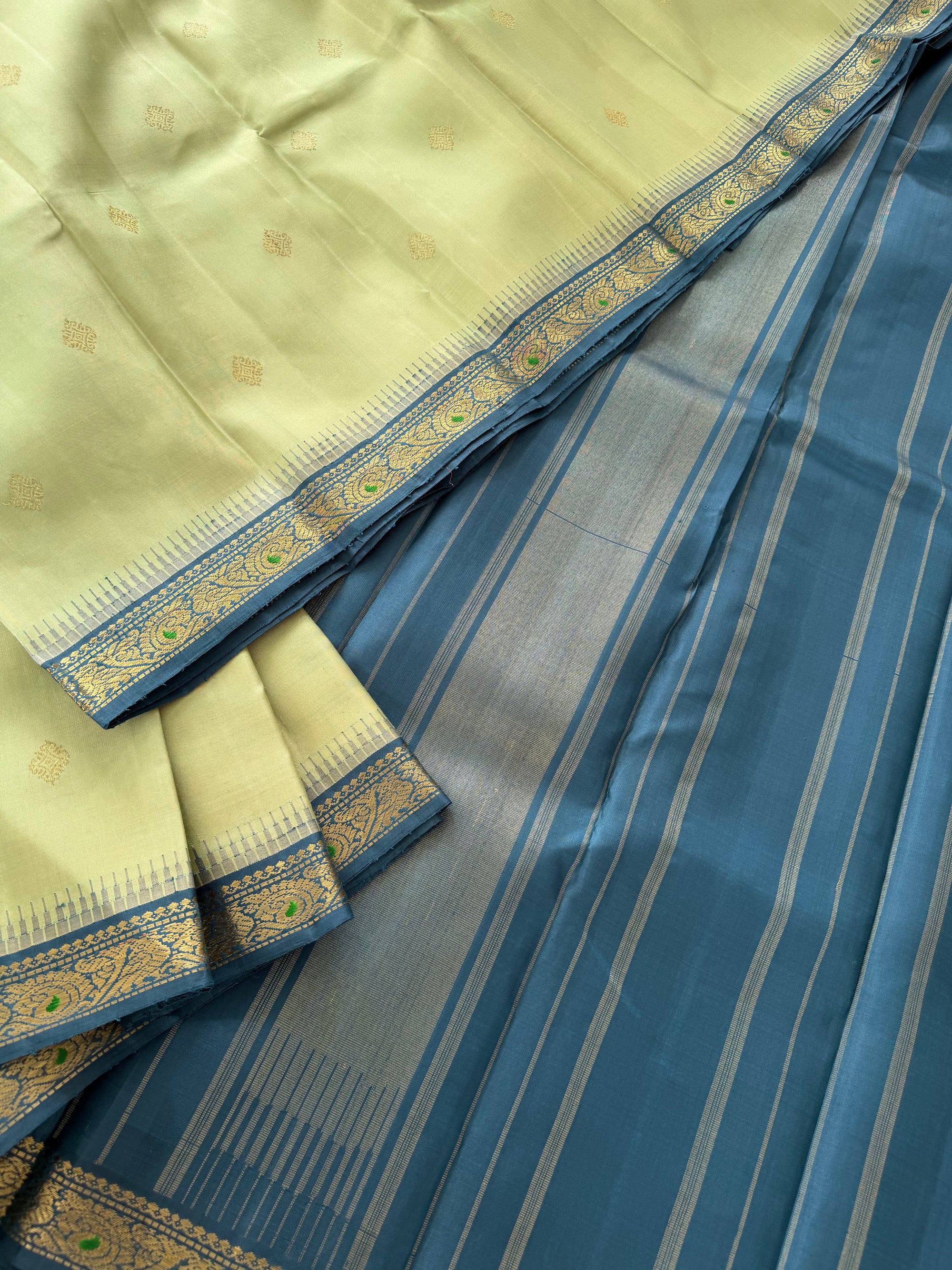 MAATHEY: Small border Kanjivaram Silk