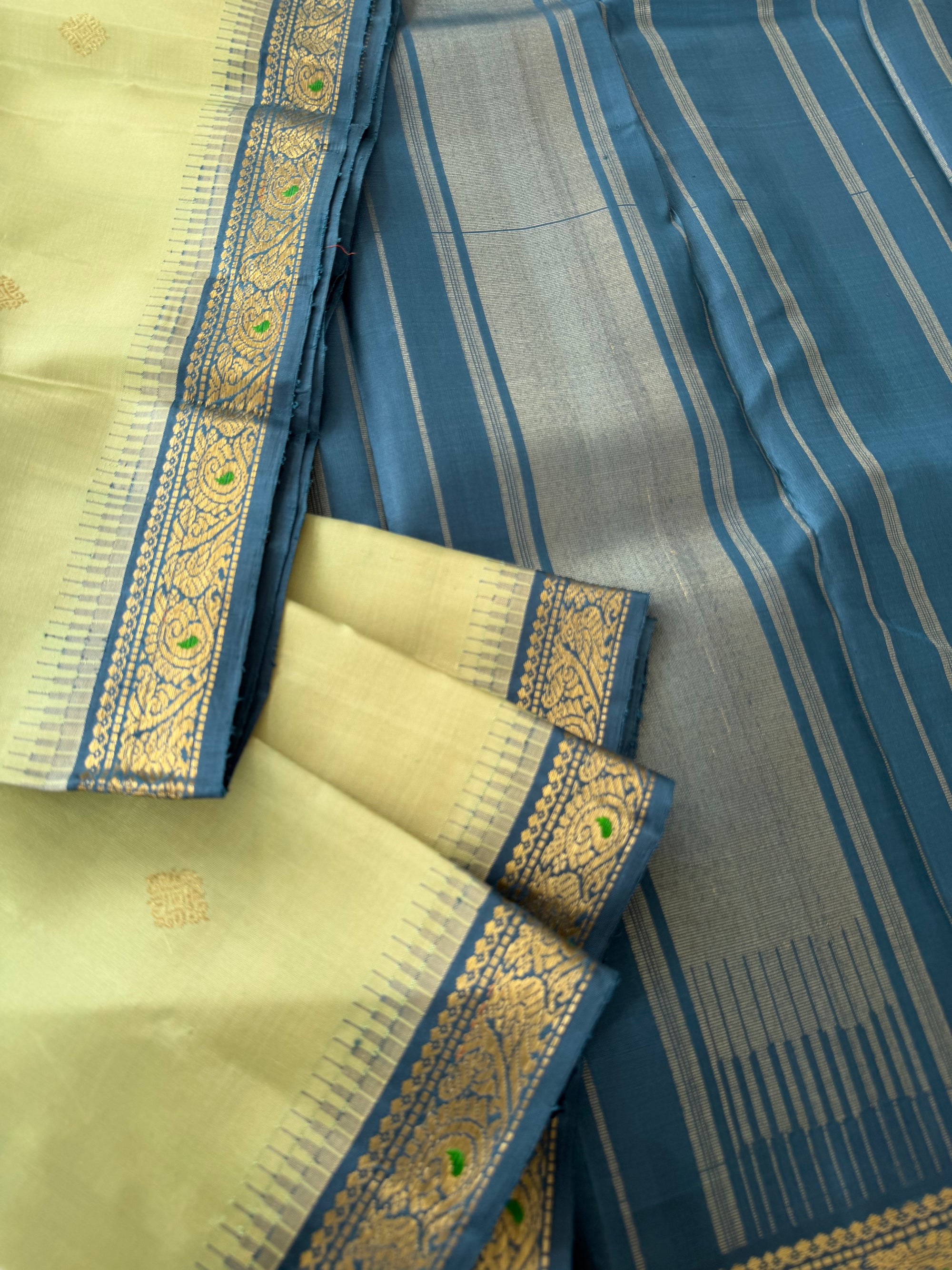 MAATHEY: Small border Kanjivaram Silk