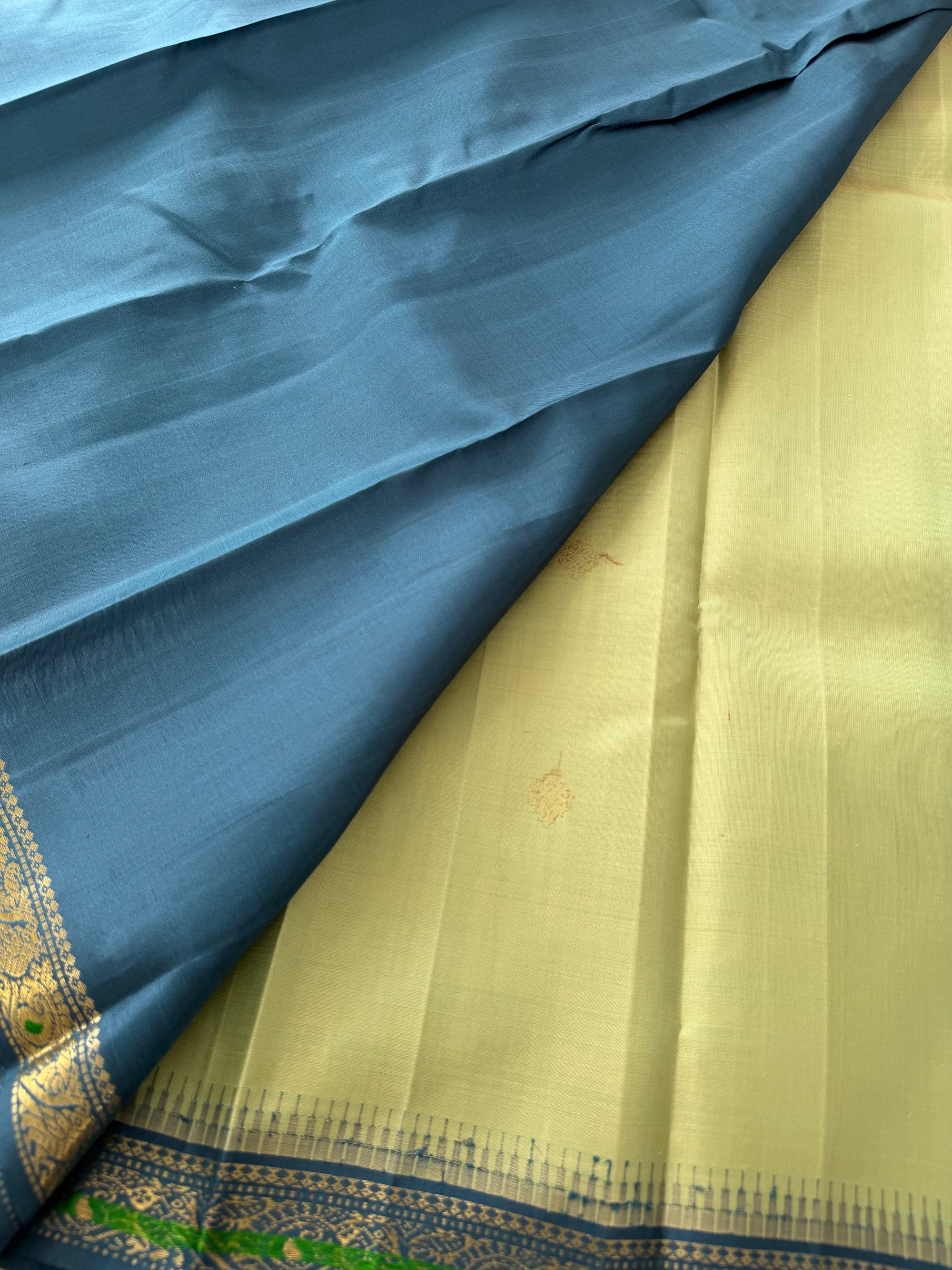 MAATHEY: Small border Kanjivaram Silk