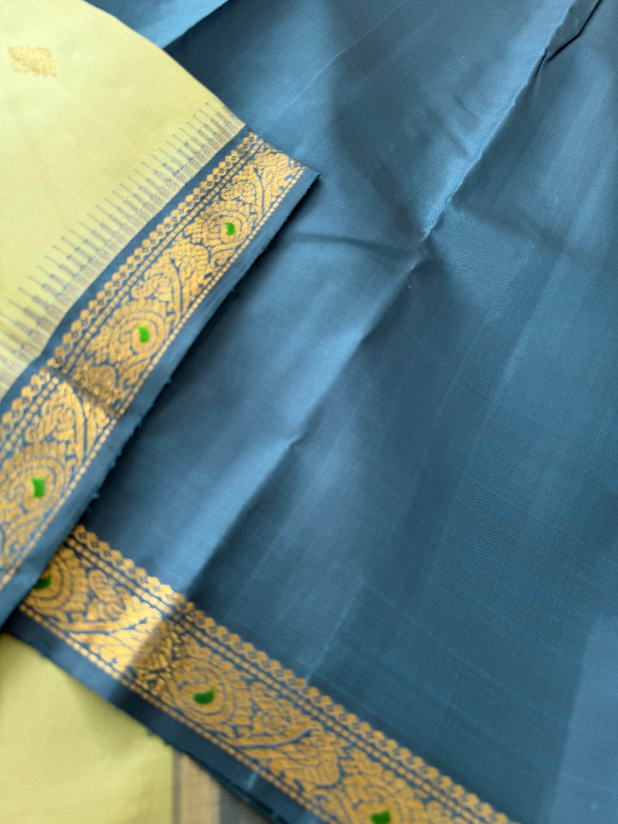 MAATHEY: Small border Kanjivaram Silk