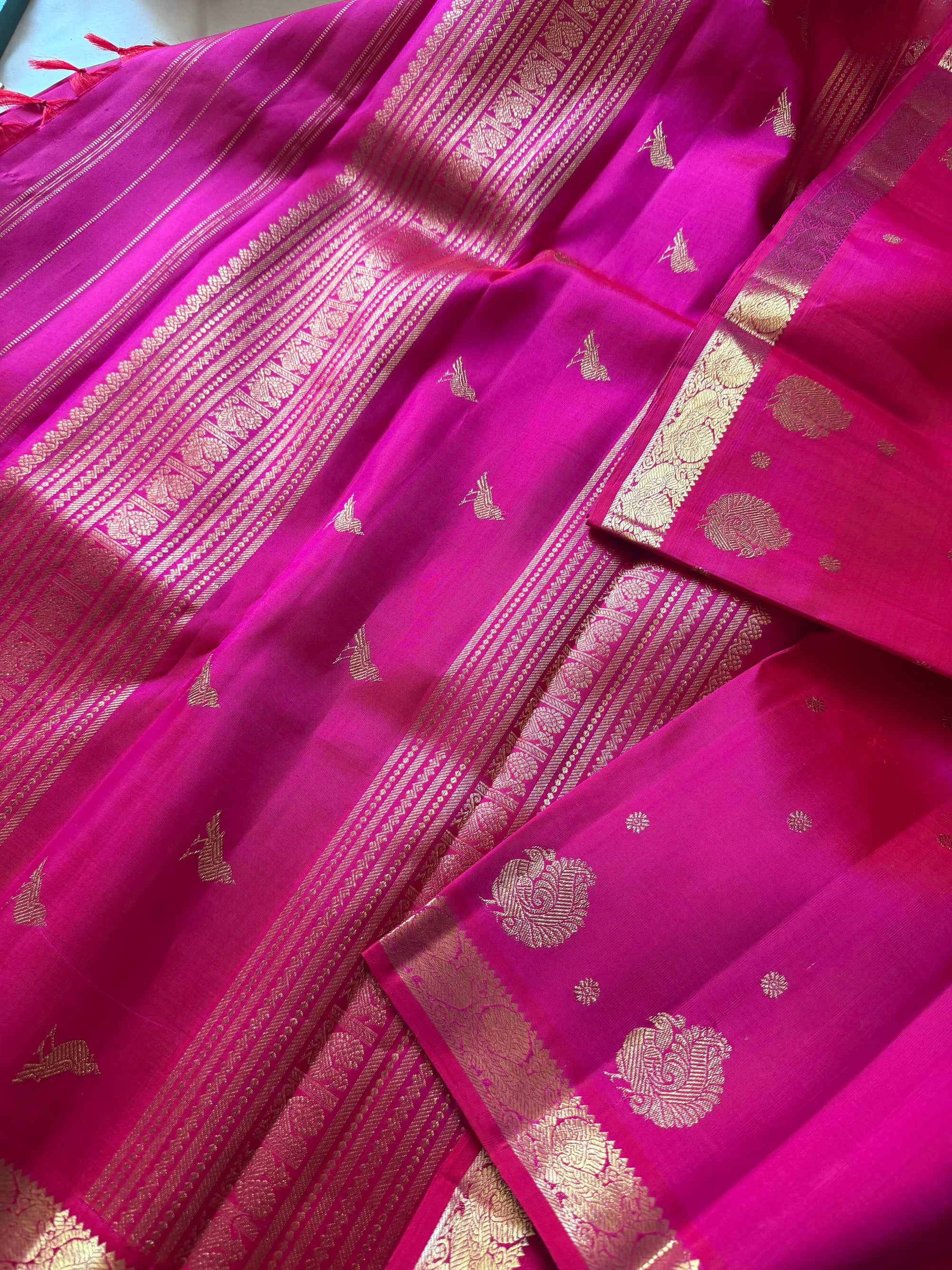 SWARA: Kanjivaram Silk (Pink Self borders with Beetu Butta)
