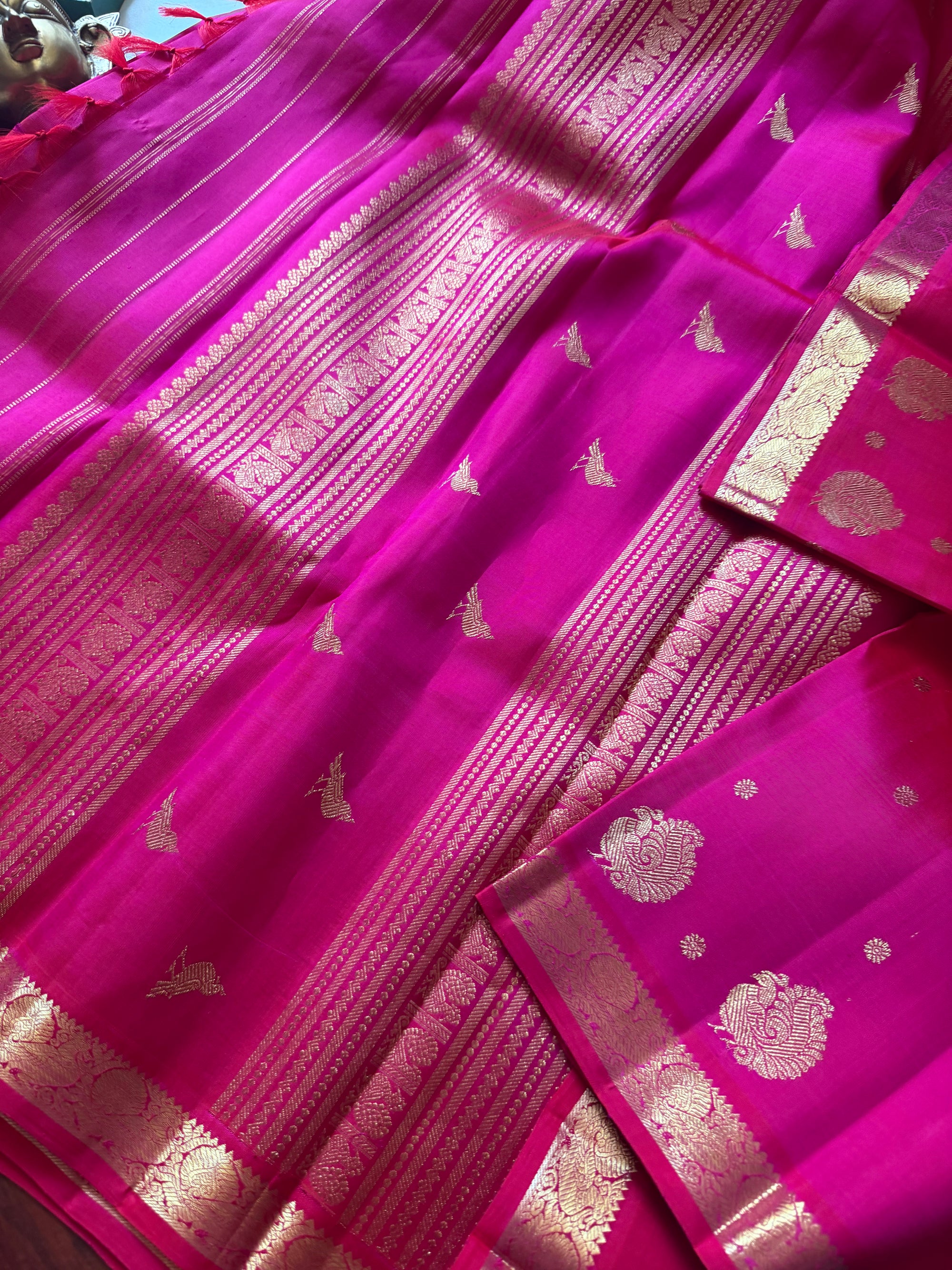 SWARA: Kanjivaram Silk (Pink Self borders with Beetu Butta)