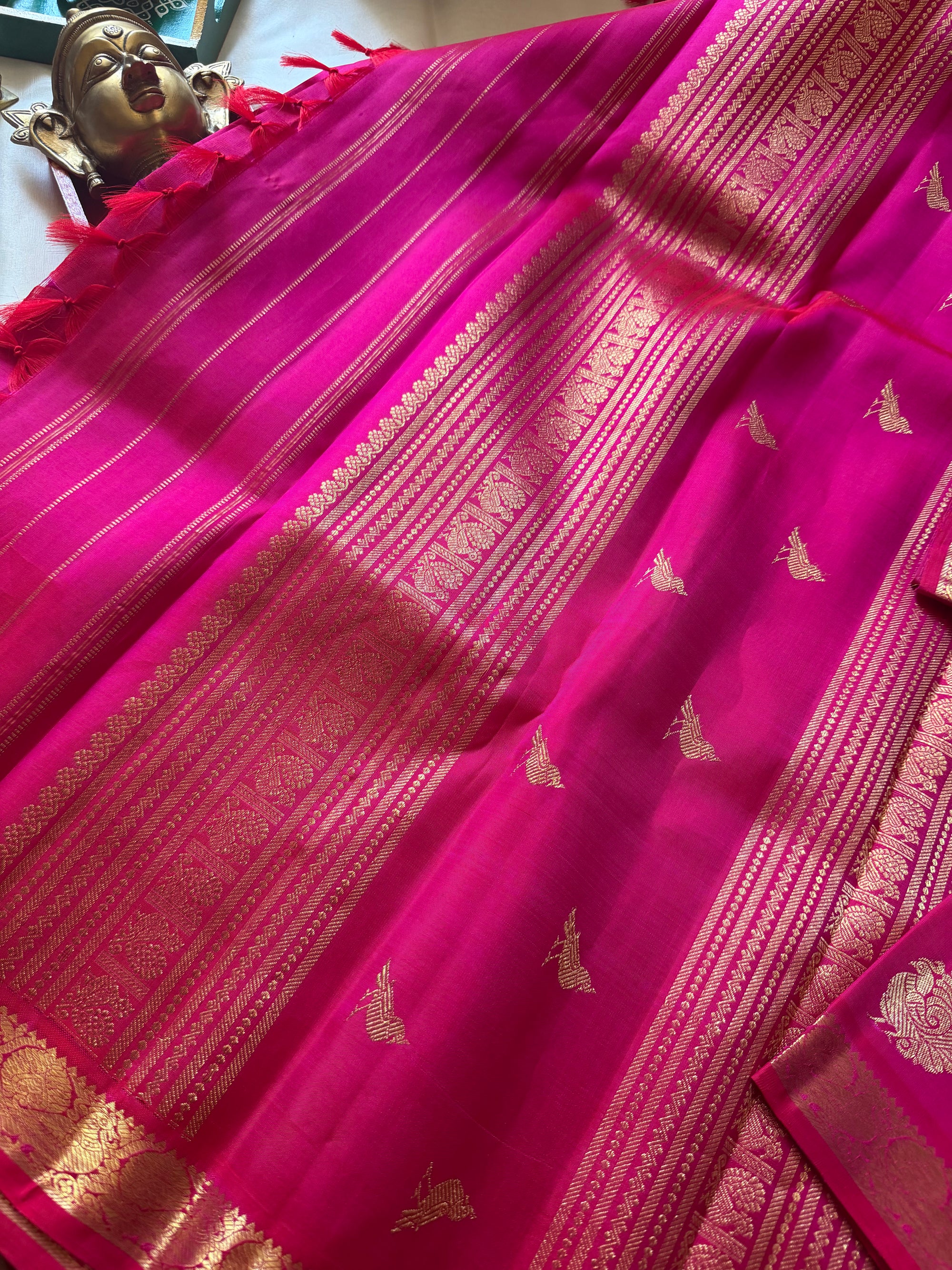 SWARA: Kanjivaram Silk (Pink Self borders with Beetu Butta)