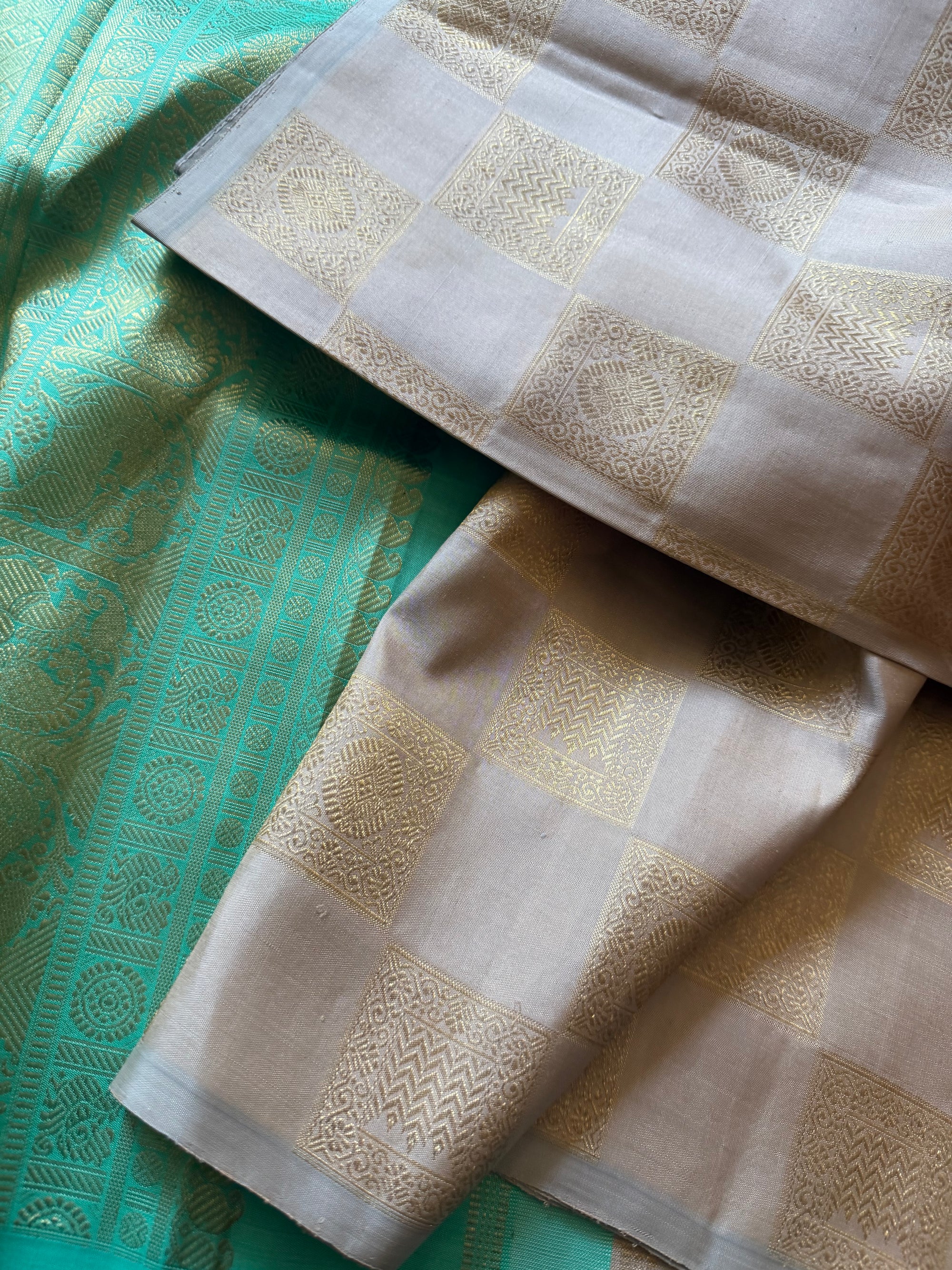 SWARA: Kanjivaram Silk (Pearl Grey - borderless)