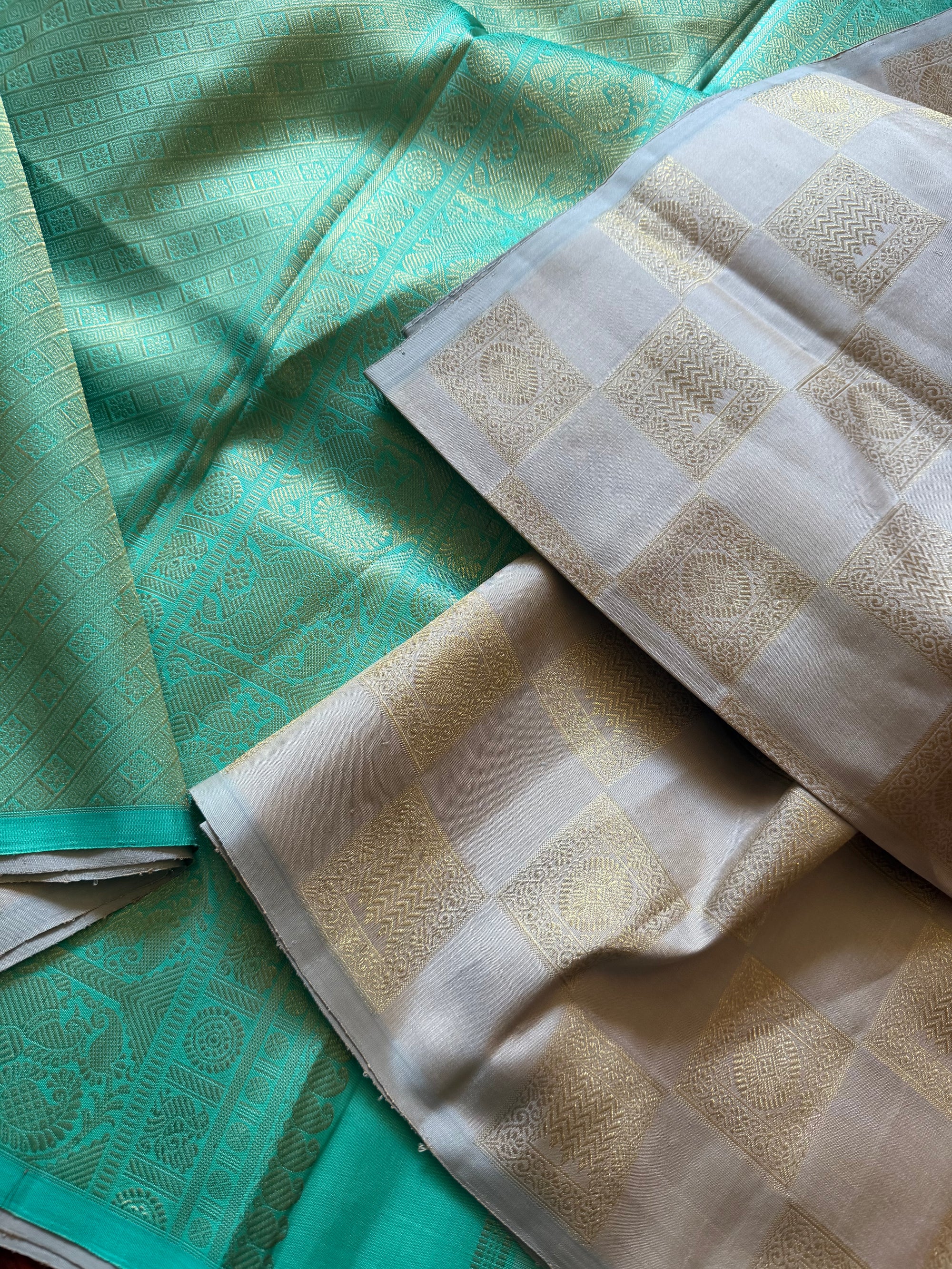SWARA: Kanjivaram Silk (Pearl Grey - borderless)